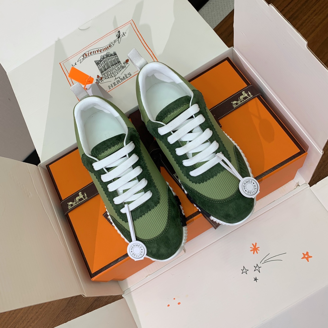 【Herm*s】情侣款顶级版本运动鞋。上脚轻便舒适。鞋面羊京搭配定制网面。羊皮垫脚。增高3cm。原版开模