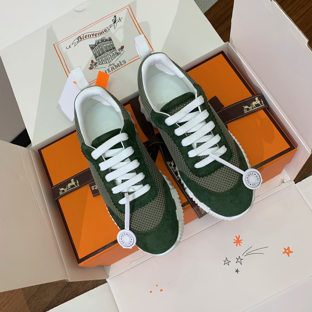 【Herm*s】情侣款顶级版本运动鞋。上脚轻便舒适。鞋面羊京搭配定制网面。羊皮垫脚。增高3cm。原版开模