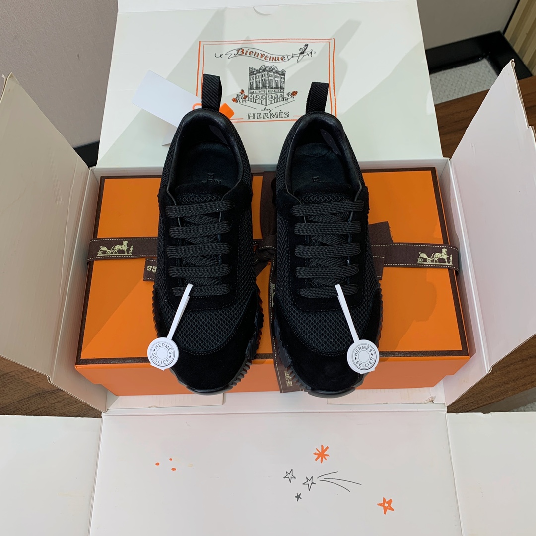 【Herm*s】情侣款顶级版本运动鞋。上脚轻便舒适。鞋面羊京搭配定制网面。羊皮垫脚。增高3cm。原版开模
