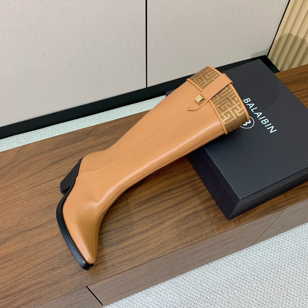 【Balmai*】高跟骑士长靴。别具一格的时尚元素。愈发別致出众。无敌气场、无敌好看。材质：鞋面牛皮➕定