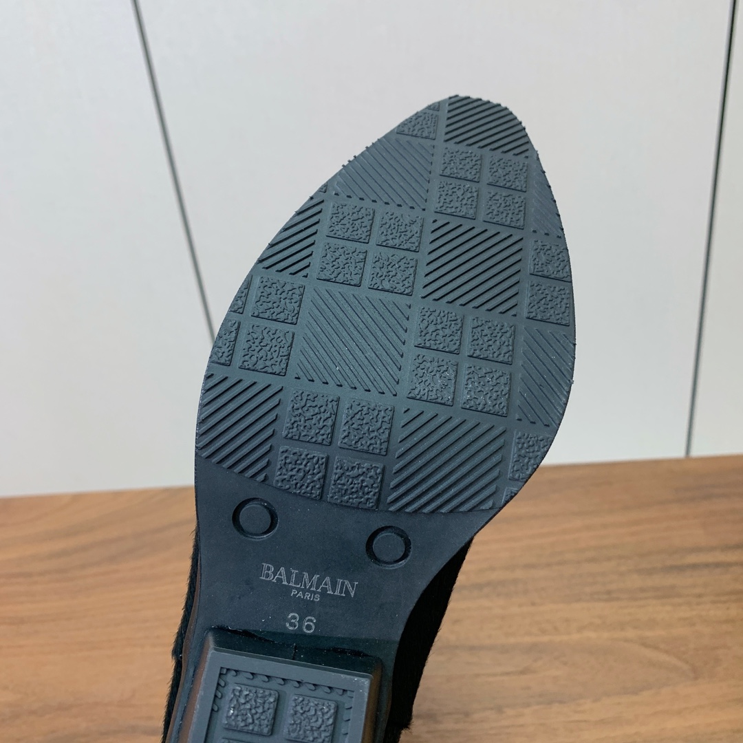 【Balmai*】高跟骑士中靴。别具一格的时尚元素。愈发別致出众。无敌气场、无敌好看。材质：鞋面牛皮、牛