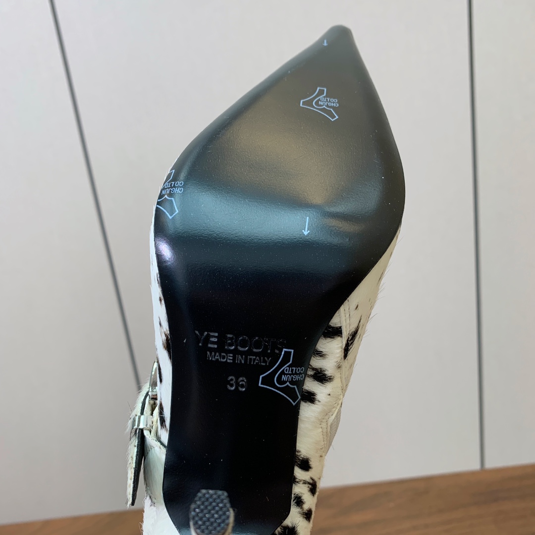 【YE BOOTS】尖头长靴。优雅风格，创造不一样的感觉。鞋面爆裂纹牛皮、马毛。牛皮内里，真皮大底。跟高