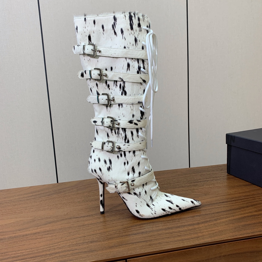 【YE BOOTS】尖头长靴。优雅风格，创造不一样的感觉。鞋面爆裂纹牛皮、马毛。牛皮内里，真皮大底。跟高