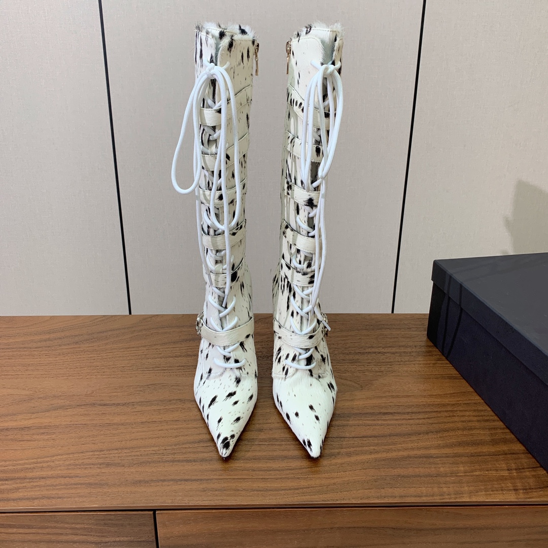 【YE BOOTS】尖头长靴。优雅风格，创造不一样的感觉。鞋面爆裂纹牛皮、马毛。牛皮内里，真皮大底。跟高