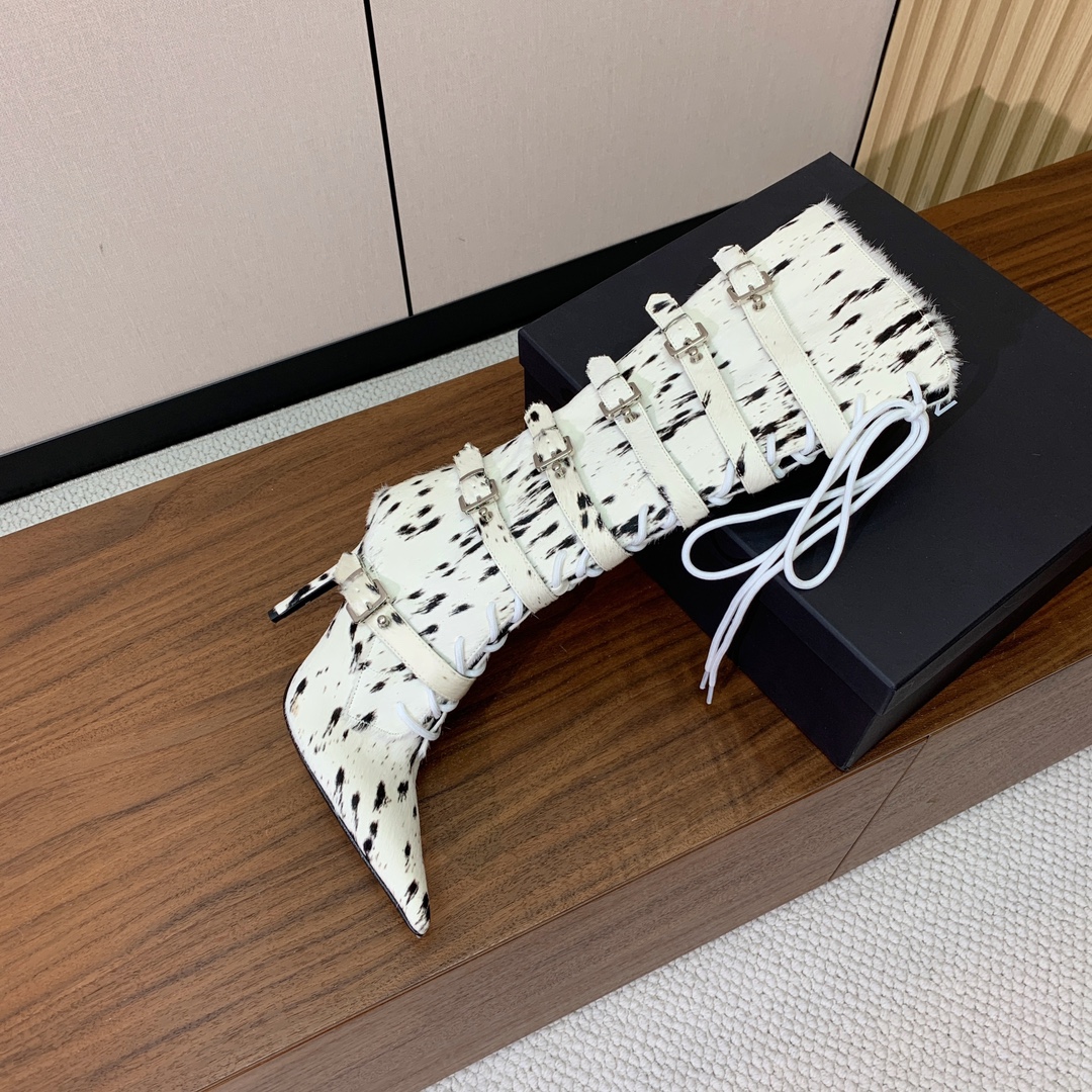 【YE BOOTS】尖头长靴。优雅风格，创造不一样的感觉。鞋面爆裂纹牛皮、马毛。牛皮内里，真皮大底。跟高
