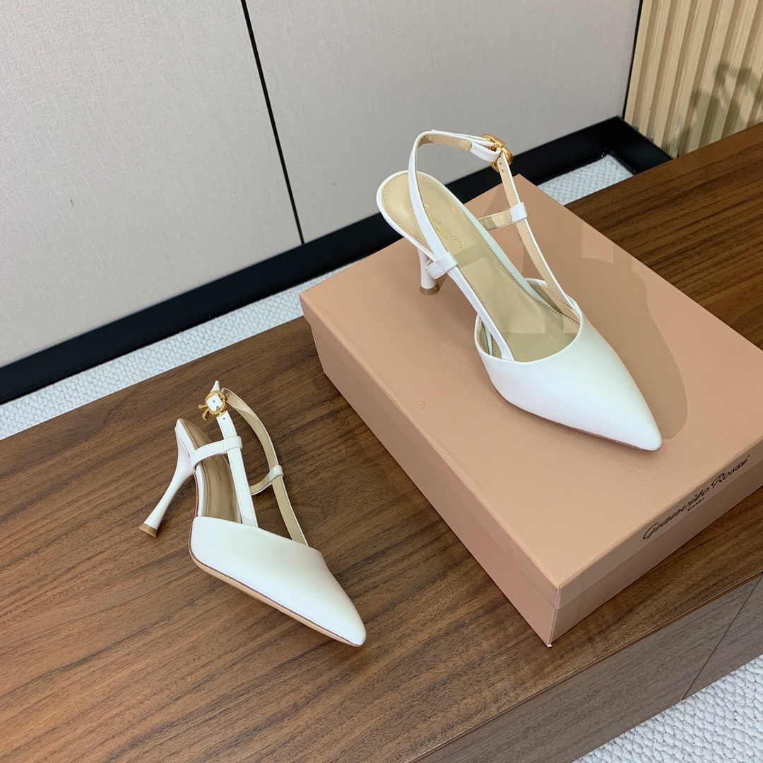 【Gianvit* Ross*】后空单鞋。打造优雅女人味，优雅的基础上，也更加年轻时髦，以鲜艳的颜色和讲