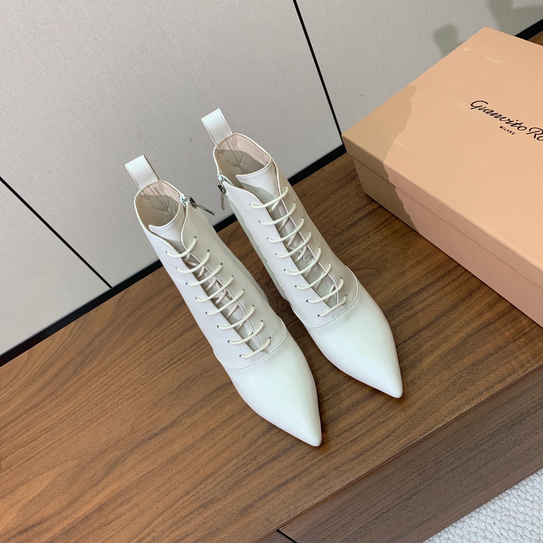 【Gianvit* Ross*】系带高跟短靴。精致的鞋楦，款式时尚。女人味十足。非常值得推荐给你们材质：