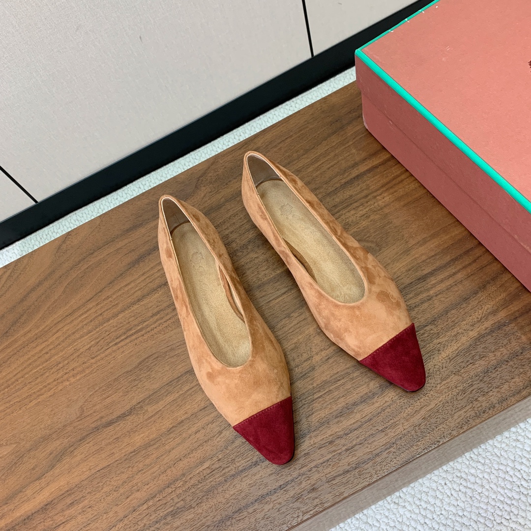 【Loro Piana】拼色单鞋。极简主义风格。属于非常耐看的款式！高级百搭之王。鞋面羊绒。进口真皮大底