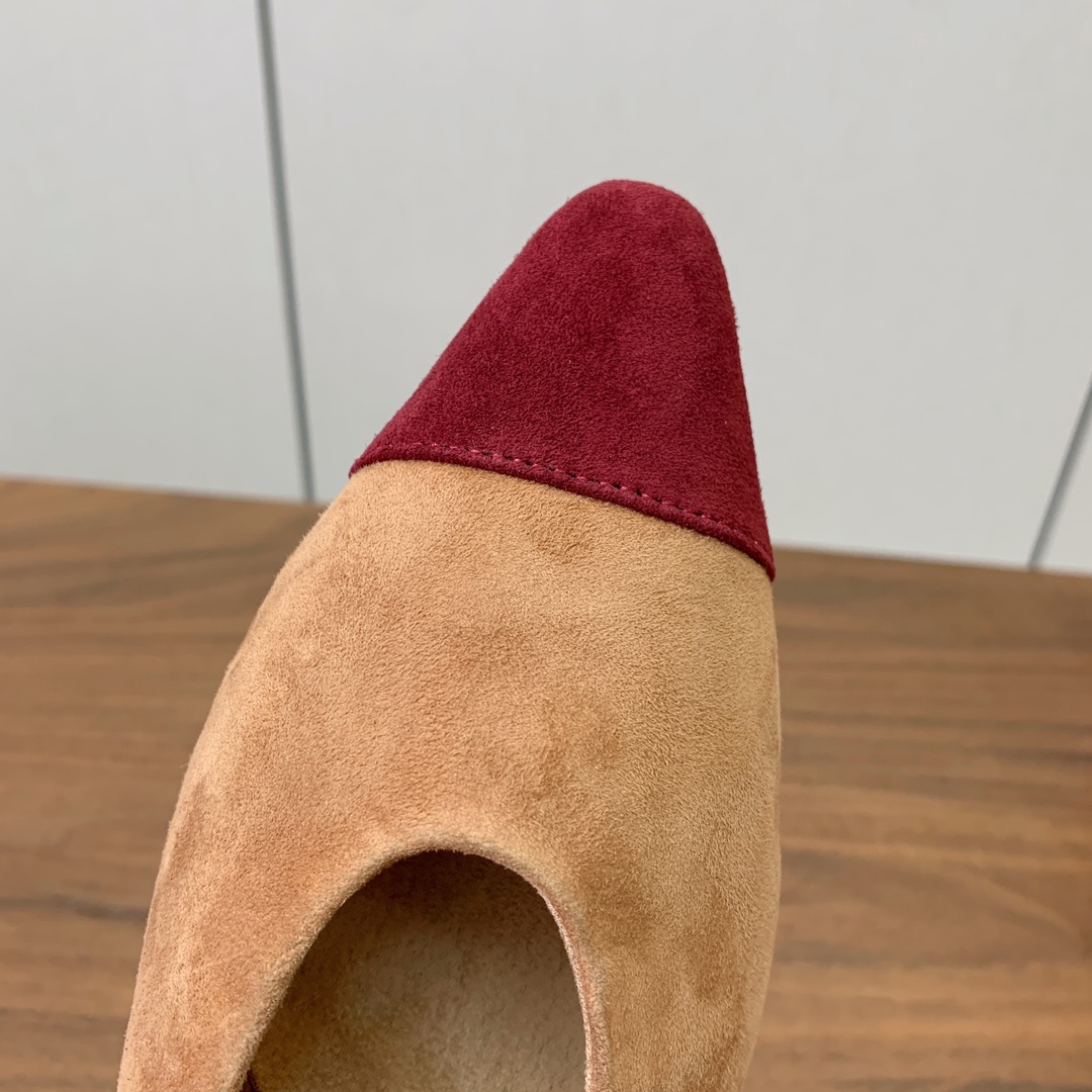 【Loro Piana】拼色单鞋。极简主义风格。属于非常耐看的款式！高级百搭之王。鞋面羊绒。进口真皮大底