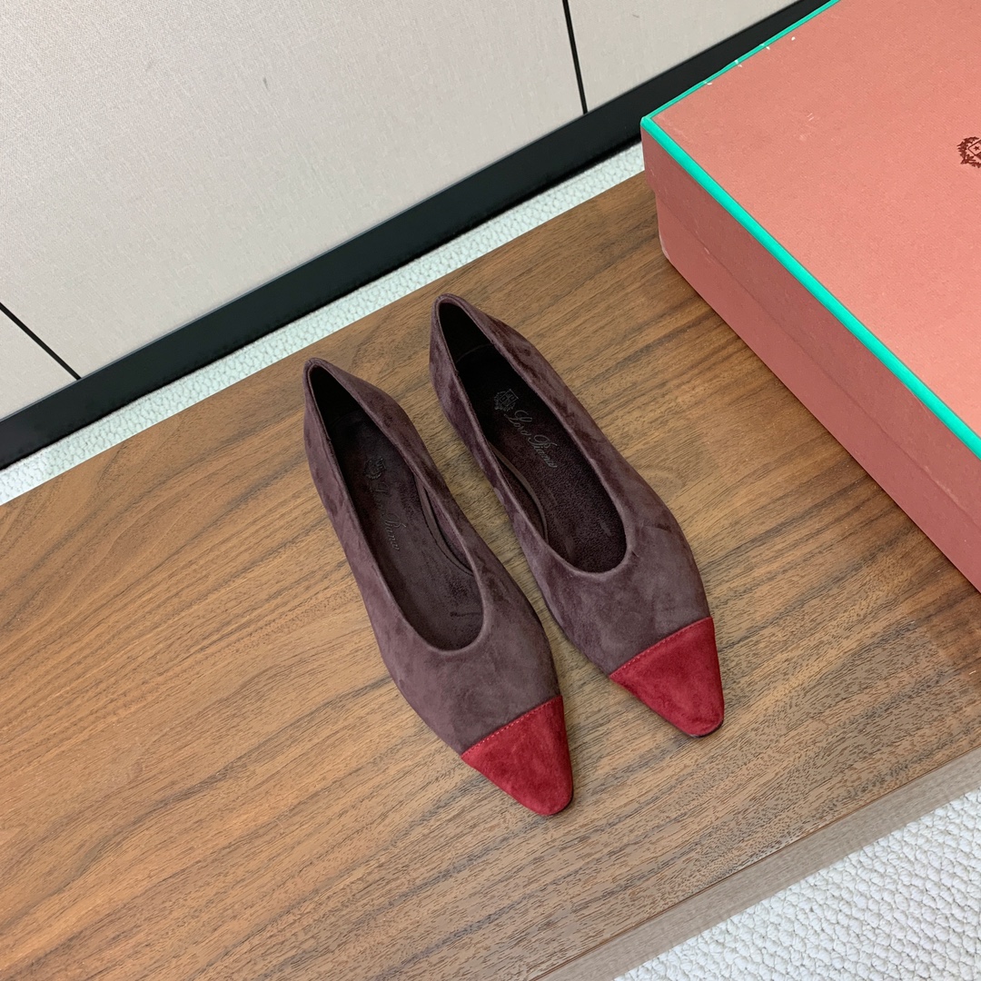 【Loro Piana】拼色单鞋。极简主义风格。属于非常耐看的款式！高级百搭之王。鞋面羊绒。进口真皮大底