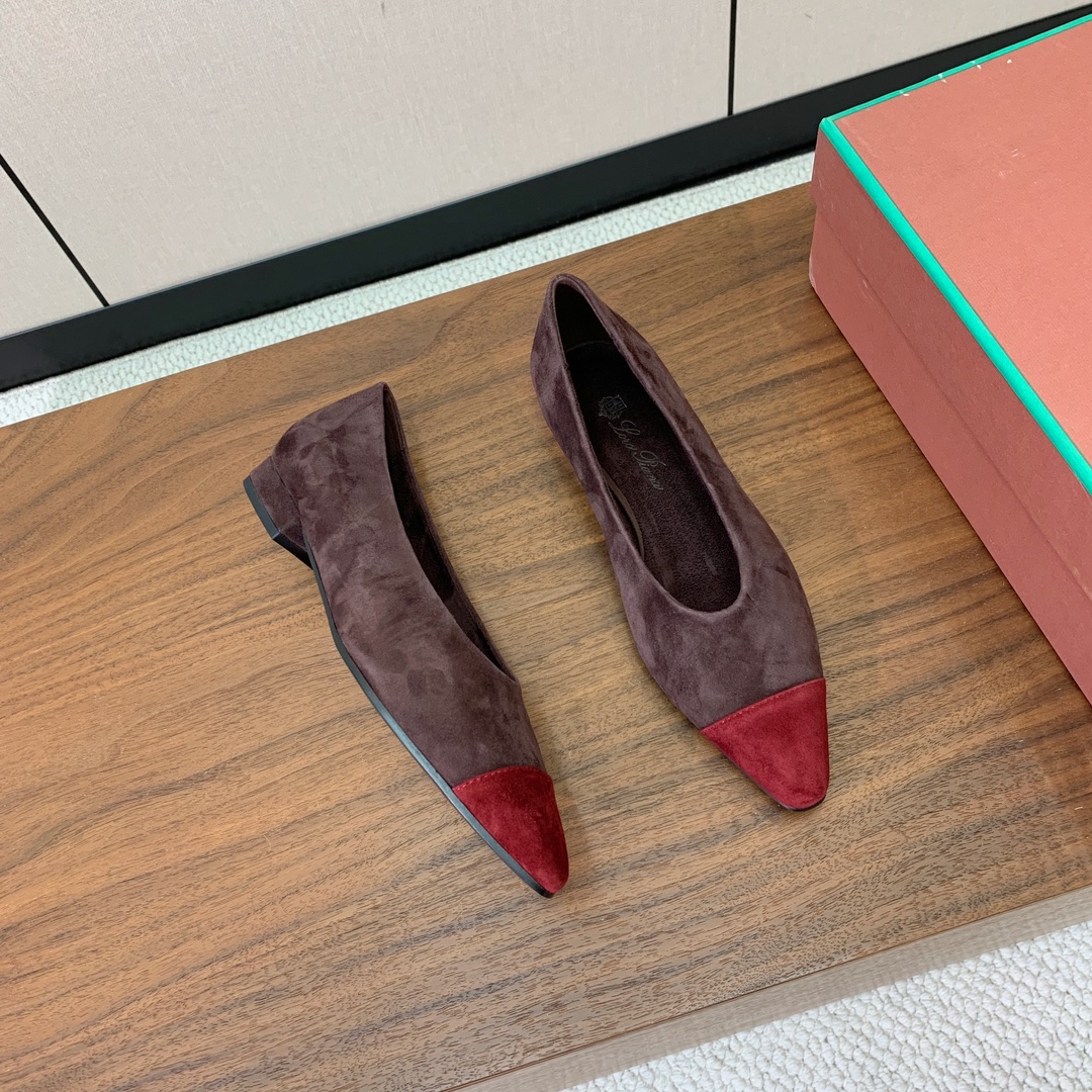 【Loro Piana】拼色单鞋。极简主义风格。属于非常耐看的款式！高级百搭之王。鞋面羊绒。进口真皮大底