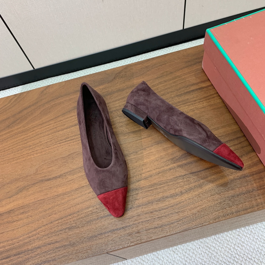 【Loro Piana】拼色单鞋。极简主义风格。属于非常耐看的款式！高级百搭之王。鞋面羊绒。进口真皮大底