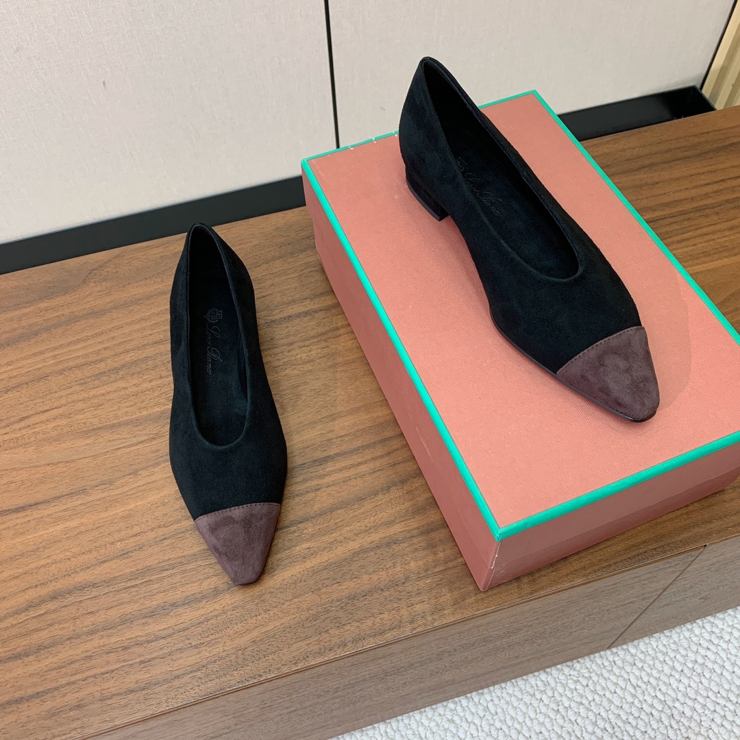 【Loro Piana】拼色单鞋。极简主义风格。属于非常耐看的款式！高级百搭之王。鞋面羊绒。进口真皮大底