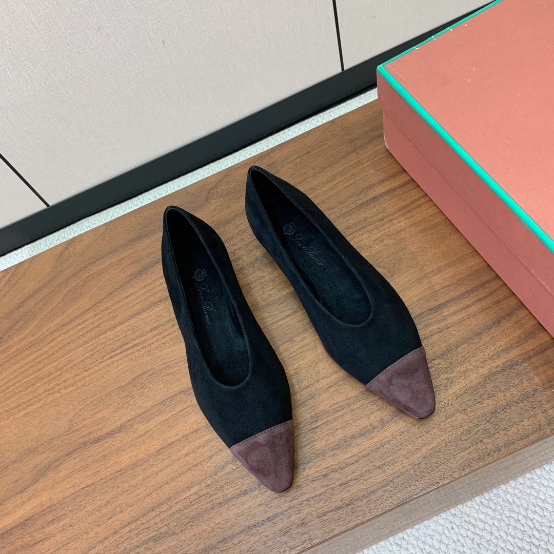 【Loro Piana】拼色单鞋。极简主义风格。属于非常耐看的款式！高级百搭之王。鞋面羊绒。进口真皮大底