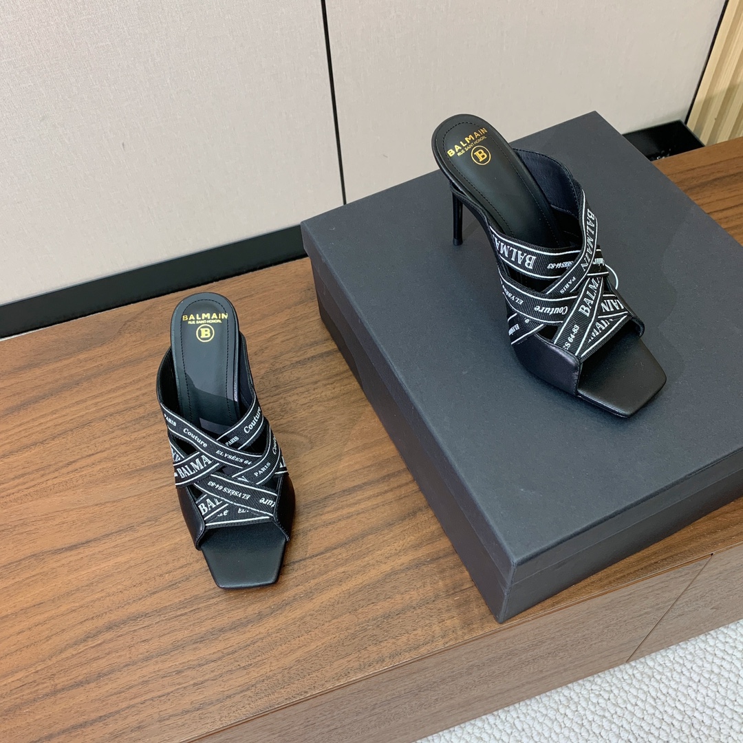 【Bal*ain】织带高跟拖鞋。愈发別致出众，无敌气场、无敌好看。材质：鞋面羊京➕定制Logo织带。牛皮