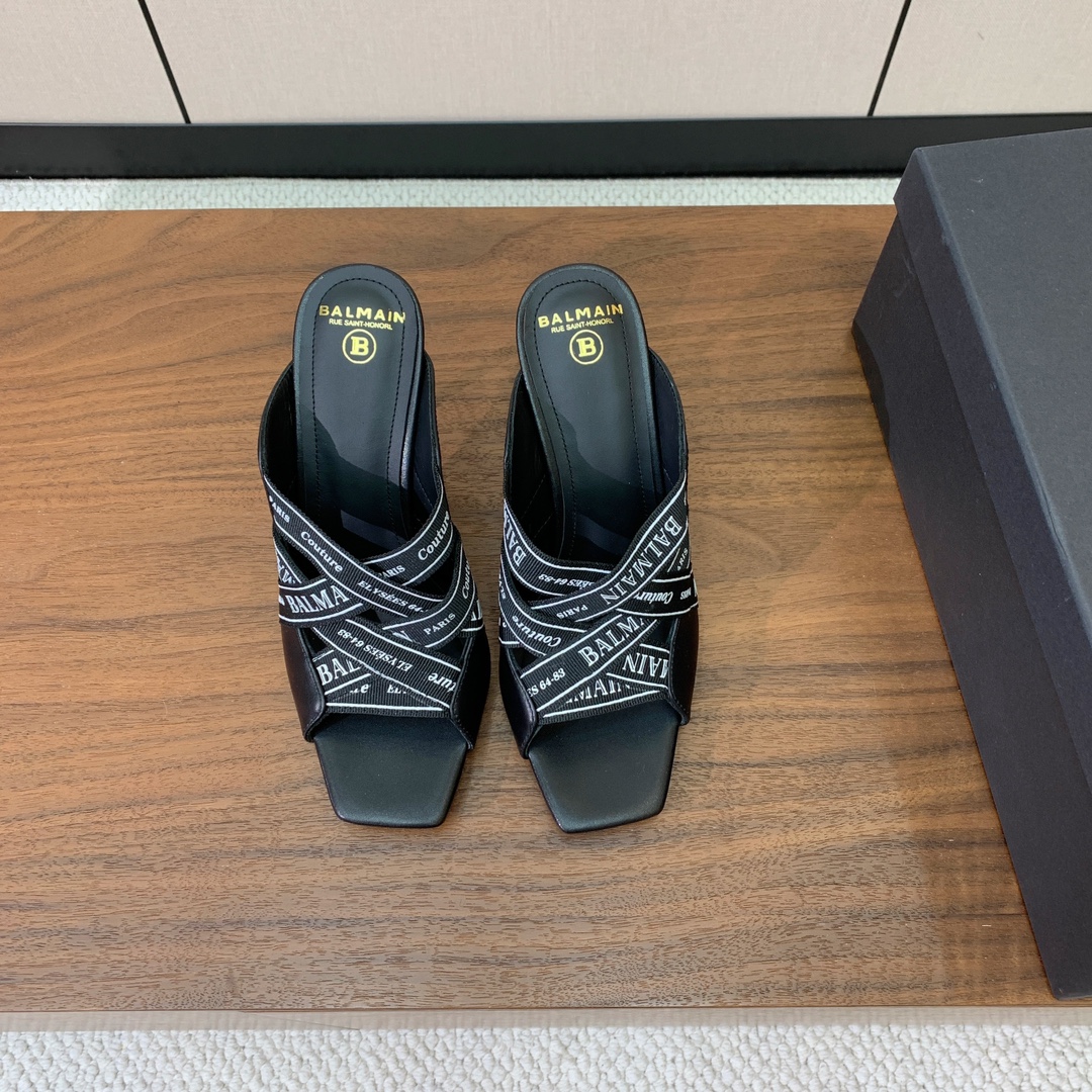 【Bal*ain】织带高跟拖鞋。愈发別致出众，无敌气场、无敌好看。材质：鞋面羊京➕定制Logo织带。牛皮