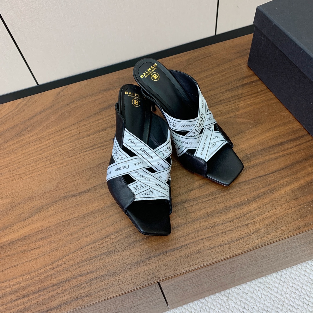 【Bal*ain】织带高跟拖鞋。愈发別致出众，无敌气场、无敌好看。材质：鞋面羊京➕定制Logo织带。牛皮