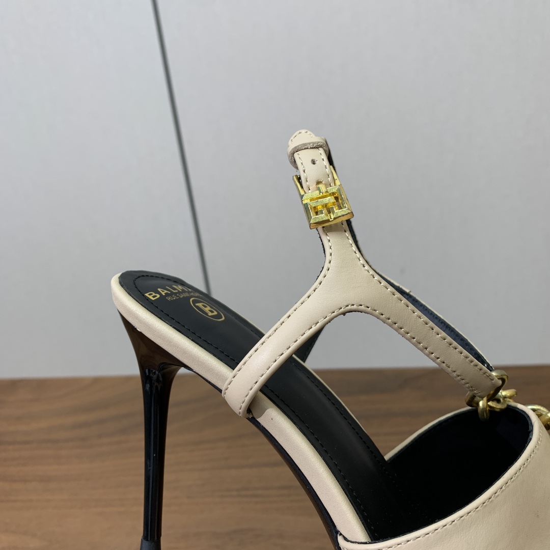 【Bal*ain】链条高跟凉鞋。愈发別致出众，无敌气场、无敌好看。鞋面牛皮，牛皮垫脚。真皮大底。跟高9.