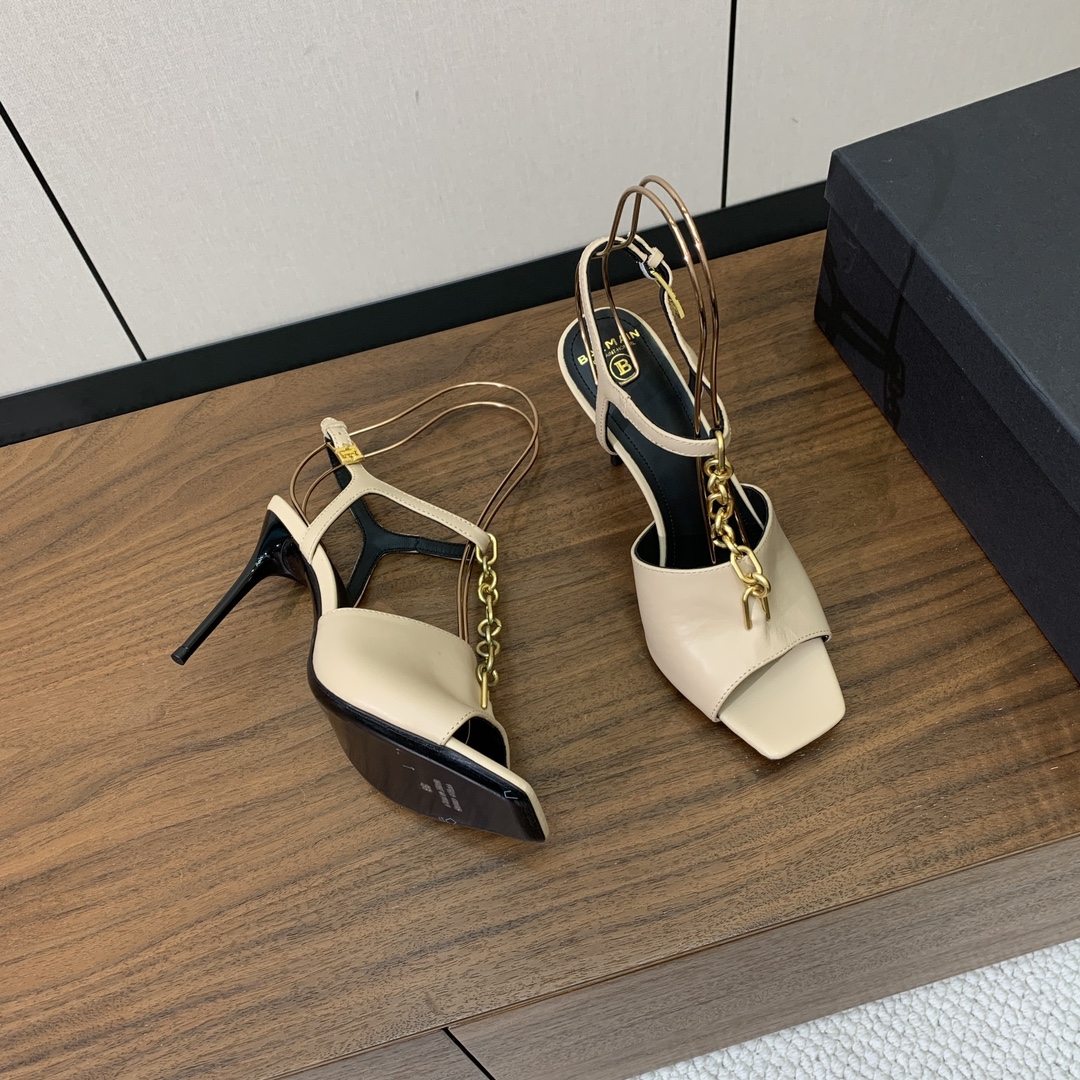【Bal*ain】链条高跟凉鞋。愈发別致出众，无敌气场、无敌好看。鞋面牛皮，牛皮垫脚。真皮大底。跟高9.