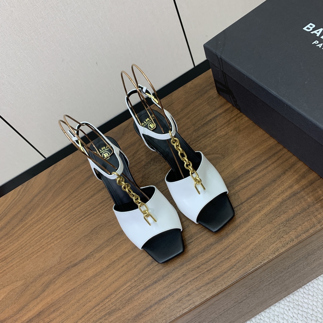 【Bal*ain】链条高跟凉鞋。愈发別致出众，无敌气场、无敌好看。鞋面牛皮，牛皮垫脚。真皮大底。跟高9.