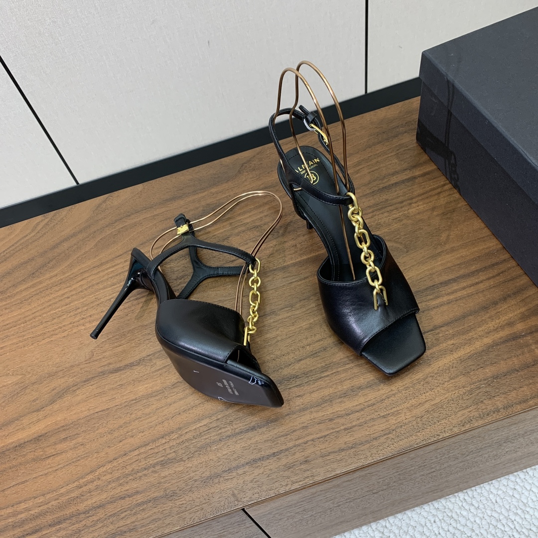 【Bal*ain】链条高跟凉鞋。愈发別致出众，无敌气场、无敌好看。鞋面牛皮，牛皮垫脚。真皮大底。跟高9.