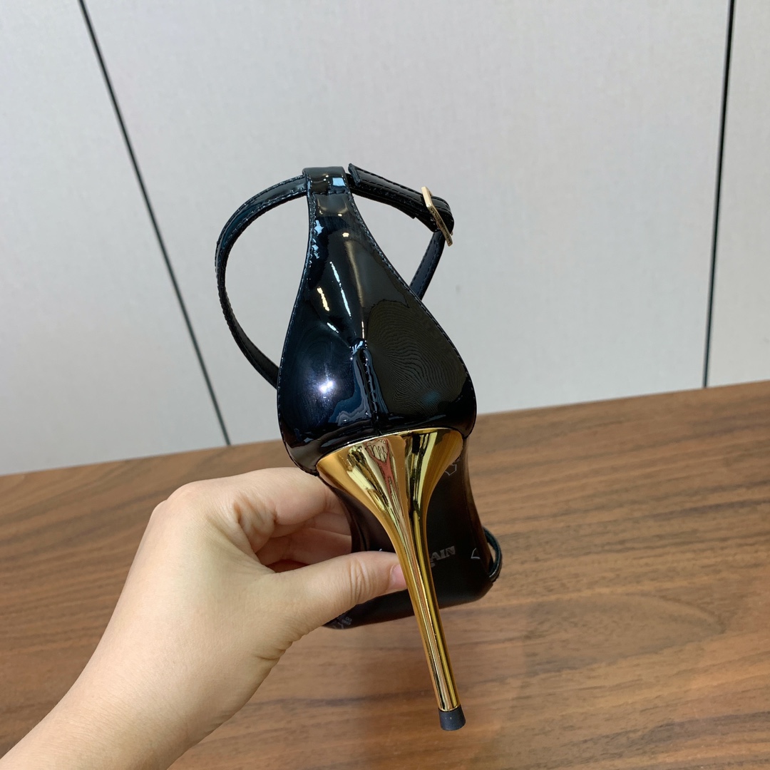 【Bal*ain】嘴唇钻扣高跟凉鞋。愈发別致出众，无敌气场、无敌好看。鞋面漆皮。牛皮垫脚。真皮大底。跟高