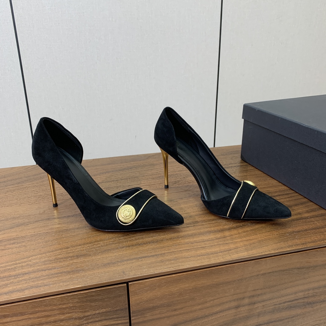 【Bal*ain】中空高跟单鞋。愈发別致出众，无敌气场、无敌好看。材质：鞋面羊京，牛皮垫脚。意大利真皮大