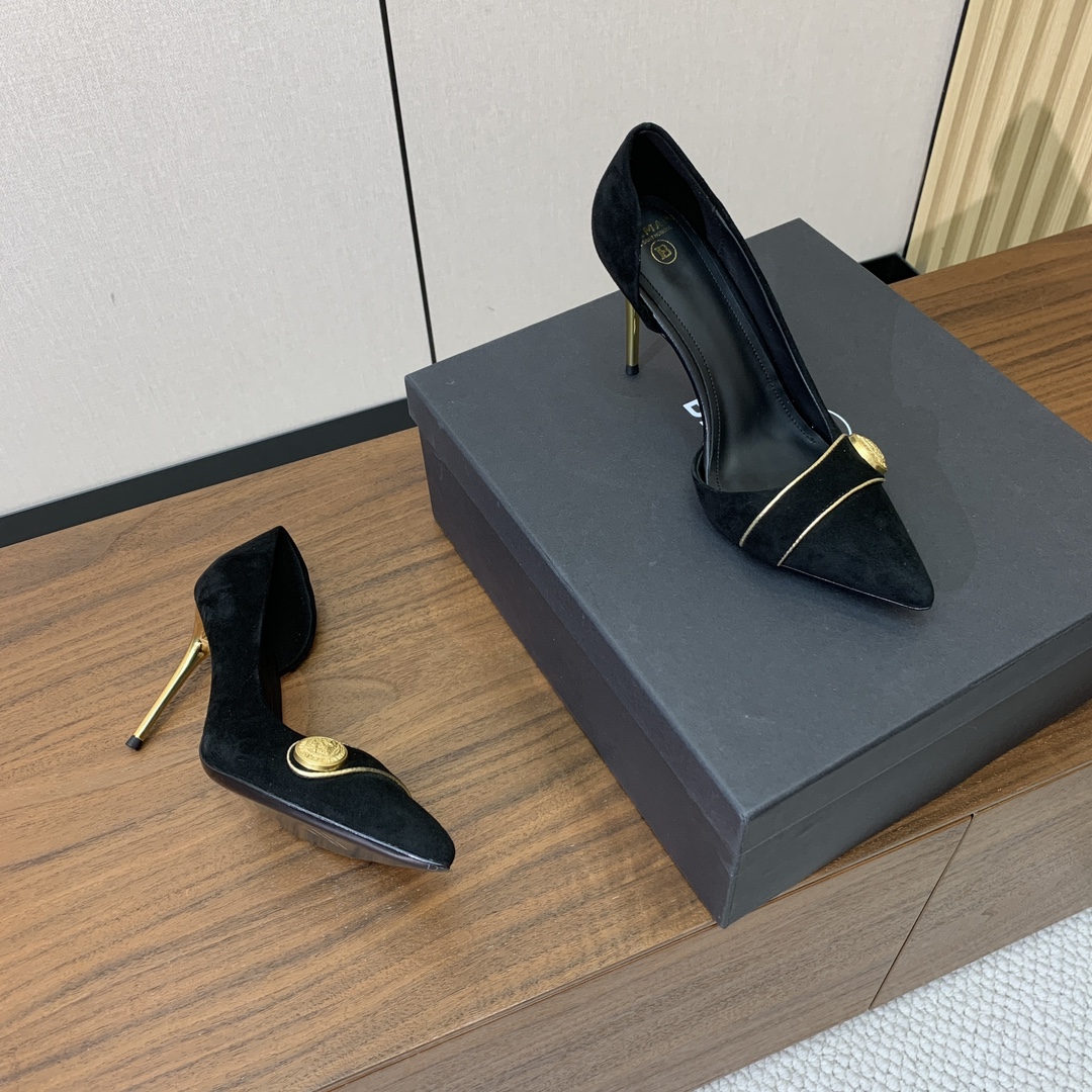 【Bal*ain】中空高跟单鞋。愈发別致出众，无敌气场、无敌好看。材质：鞋面羊京，牛皮垫脚。意大利真皮大