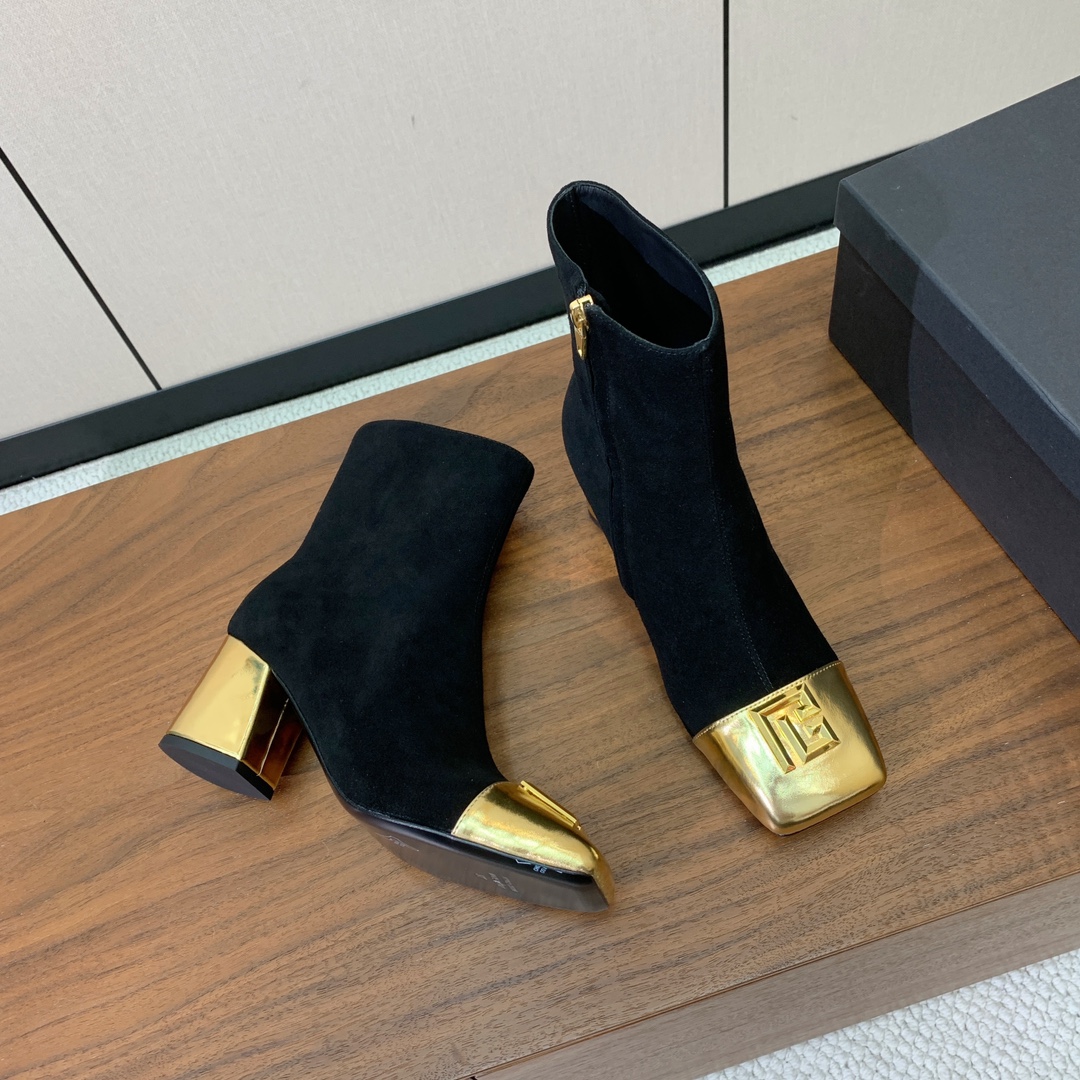 【Bal*ain】方头拼色粗跟短靴。愈发別致出众，无敌气场、无敌好看。鞋面羊京、漆皮、牛皮。牛皮垫脚。真