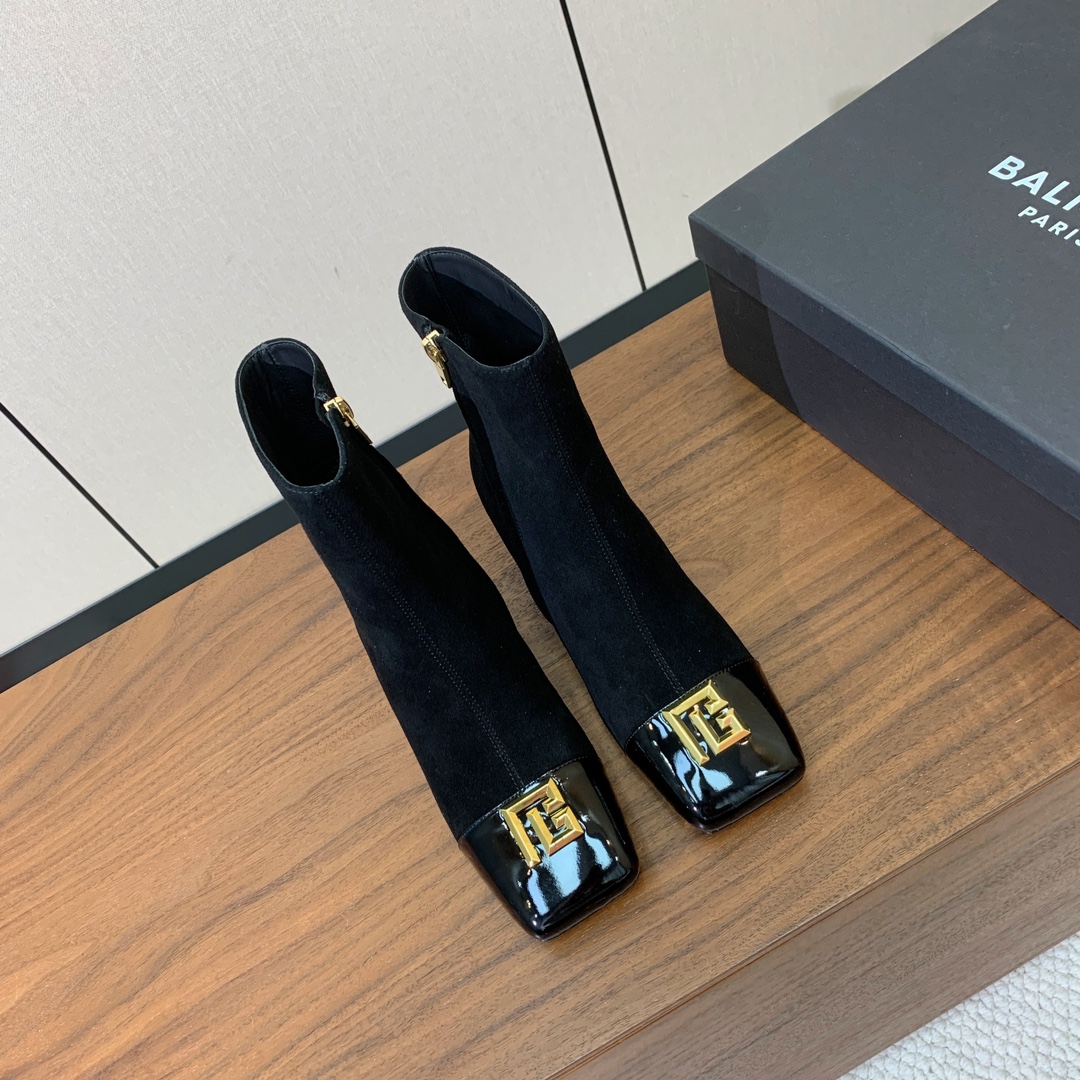 【Bal*ain】方头拼色粗跟短靴。愈发別致出众，无敌气场、无敌好看。鞋面羊京、漆皮、牛皮。牛皮垫脚。真