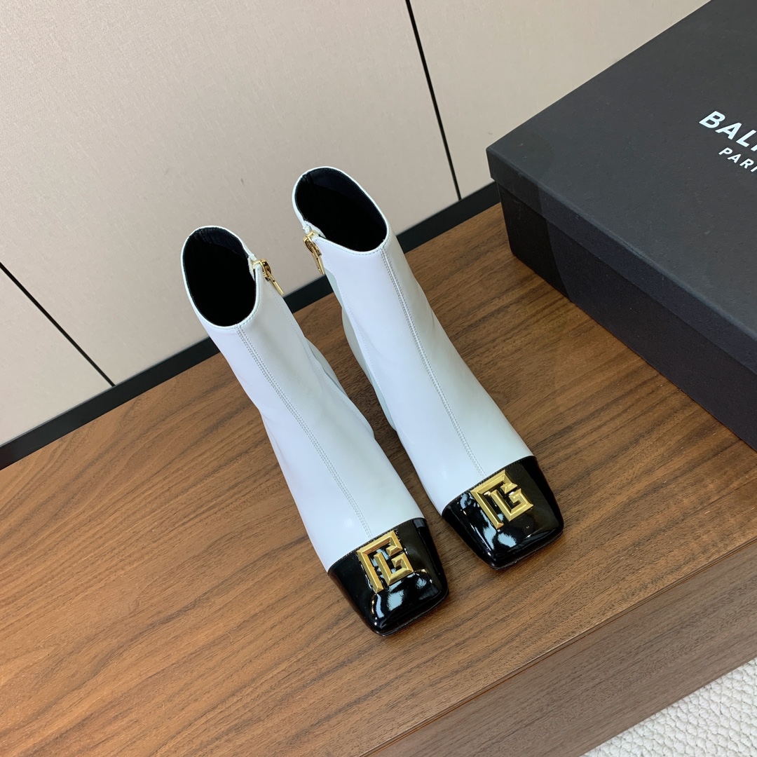 【Bal*ain】方头拼色粗跟短靴。愈发別致出众，无敌气场、无敌好看。鞋面羊京、漆皮、牛皮。牛皮垫脚。真