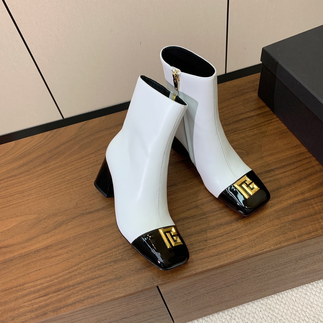 【Bal*ain】方头拼色粗跟短靴。愈发別致出众，无敌气场、无敌好看。鞋面羊京、漆皮、牛皮。牛皮垫脚。真