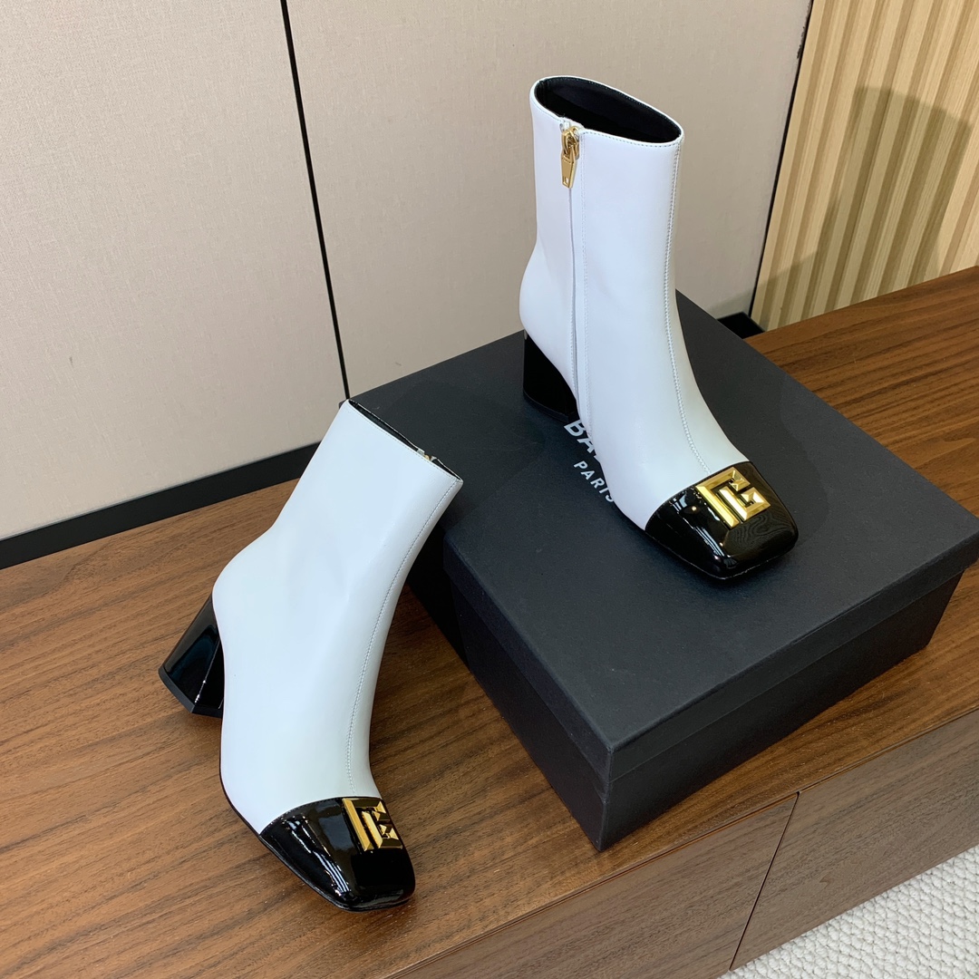 【Bal*ain】方头拼色粗跟短靴。愈发別致出众，无敌气场、无敌好看。鞋面羊京、漆皮、牛皮。牛皮垫脚。真