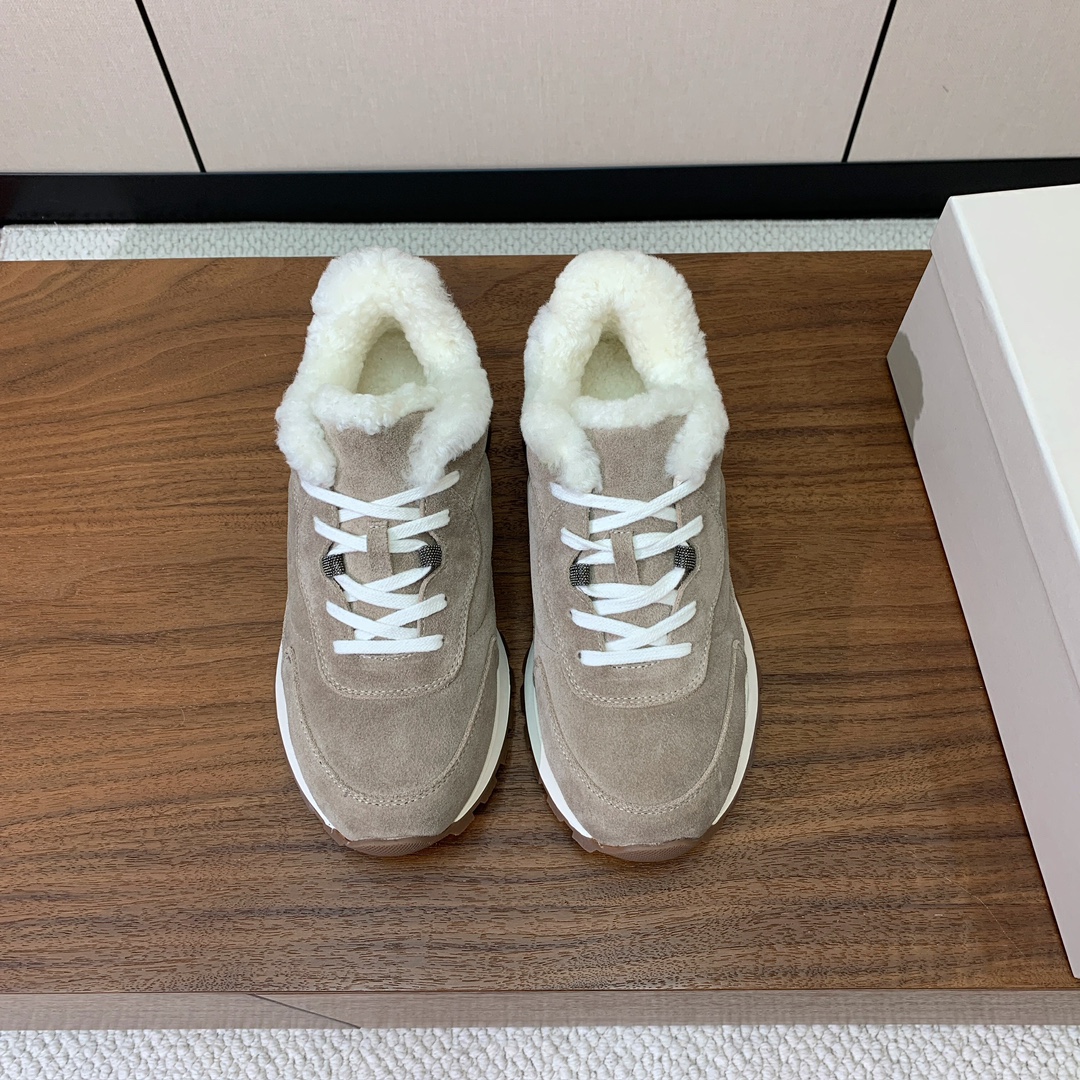 NO:578355,[Brunell* Cucinell*] Casual sports shoes with wool lining. The upper is made of imported cowhide, wool lining, and original molded outsole!  Super comfortable on the feet. Size 35-42 (customized sizes 35, 41, 42 are non-refundable), casual shoes/sports shoes, brunello cucinelli, sneakers19860909【Brunell* Cucinell*】羊毛里休闲运动鞋.鞋面采用进口牛绒,羊毛内里,原版开模大底！上脚超舒适. 码数35-42（35、41、42定制不退换）,休闲鞋/运动鞋,brunello cucinelli,sneakers,Women's Shoes