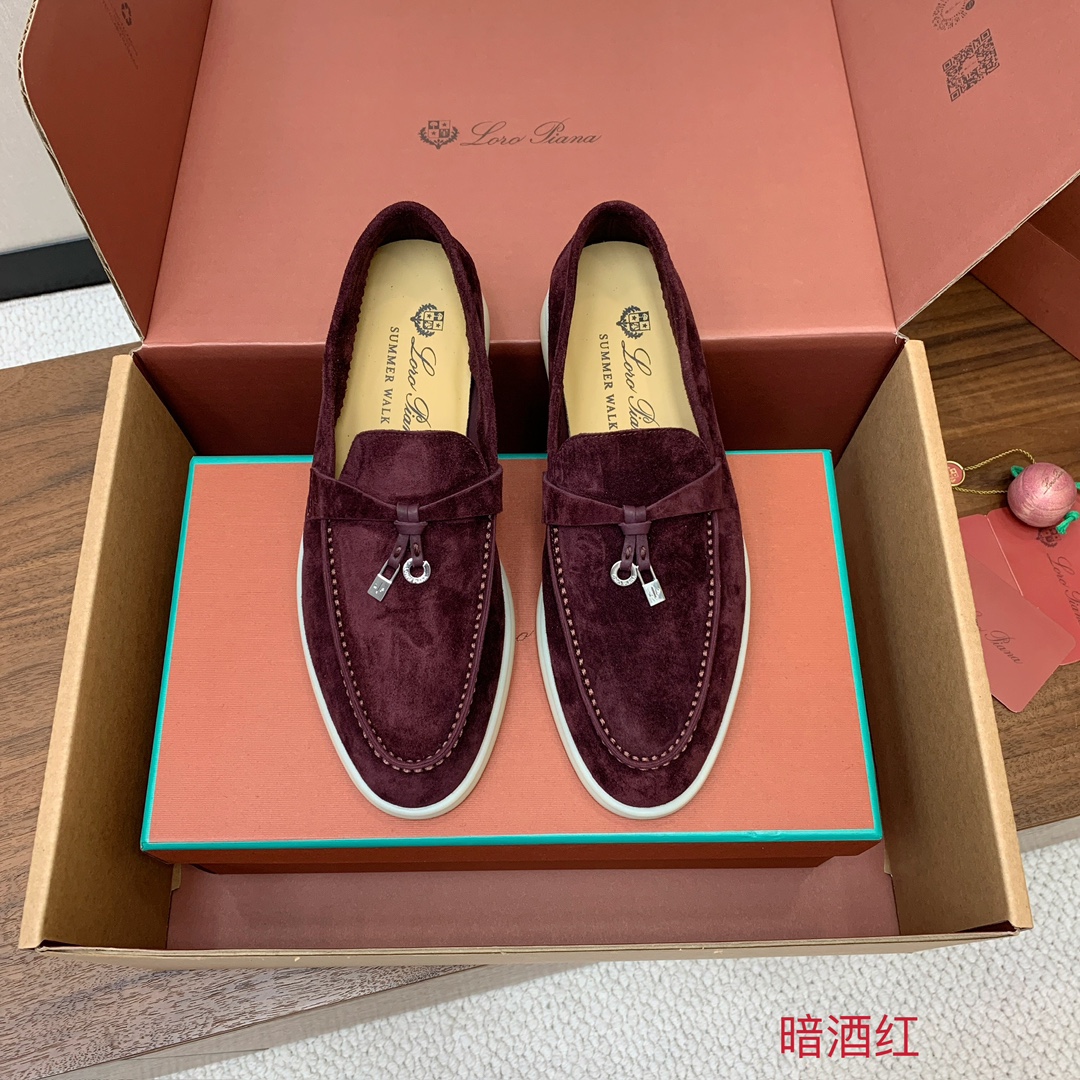 【Loro Piana】顶级版本乐福鞋，原版一比一。品牌低调奢华柔软一贯纯色简约的设计风格。皮质柔软舒适