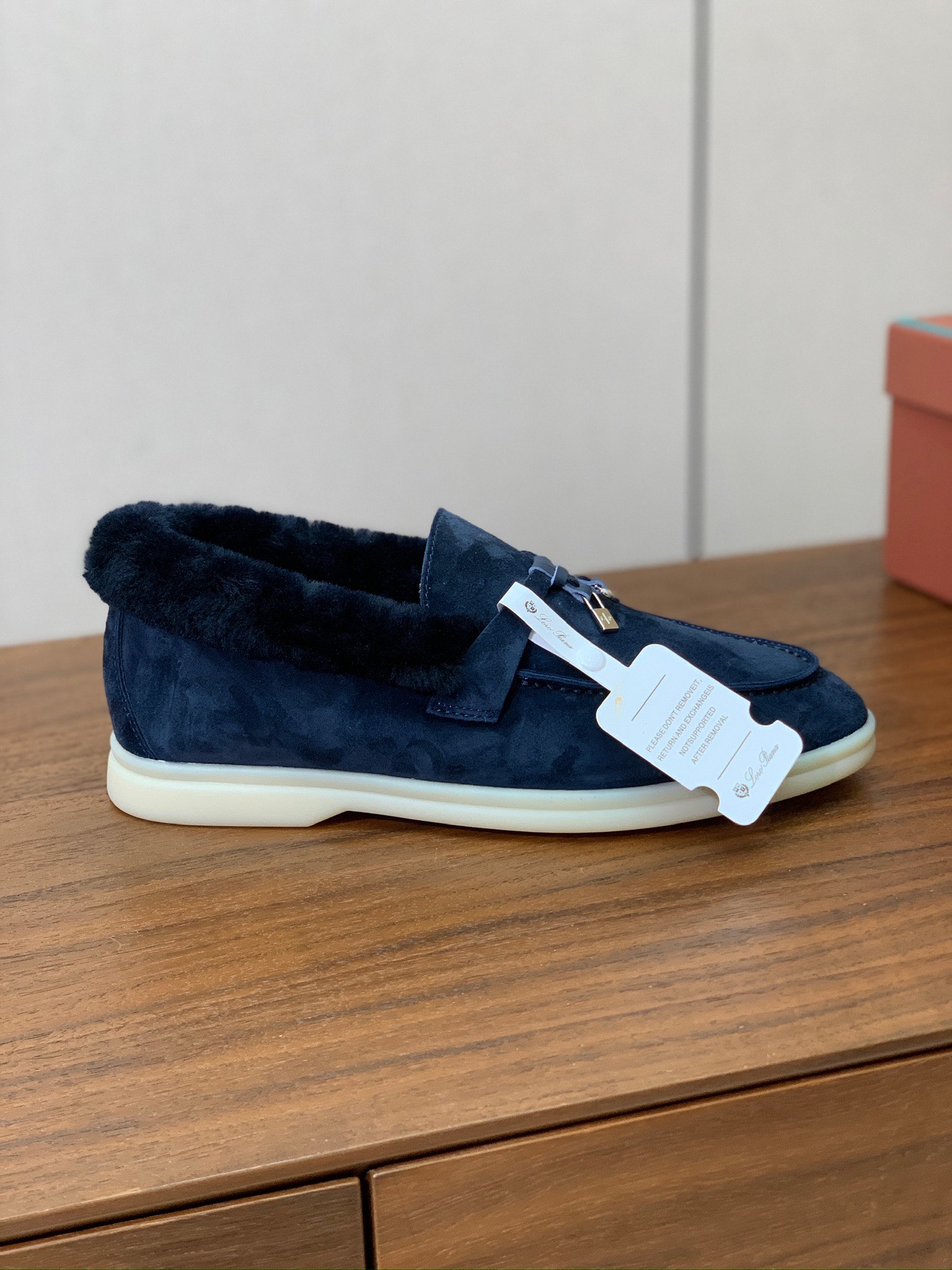 【Loro Piana】领口毛乐福鞋。意大利顶级羊绒复古优雅低调奢华。时尚性与皮料实用性同样兼具依然全网