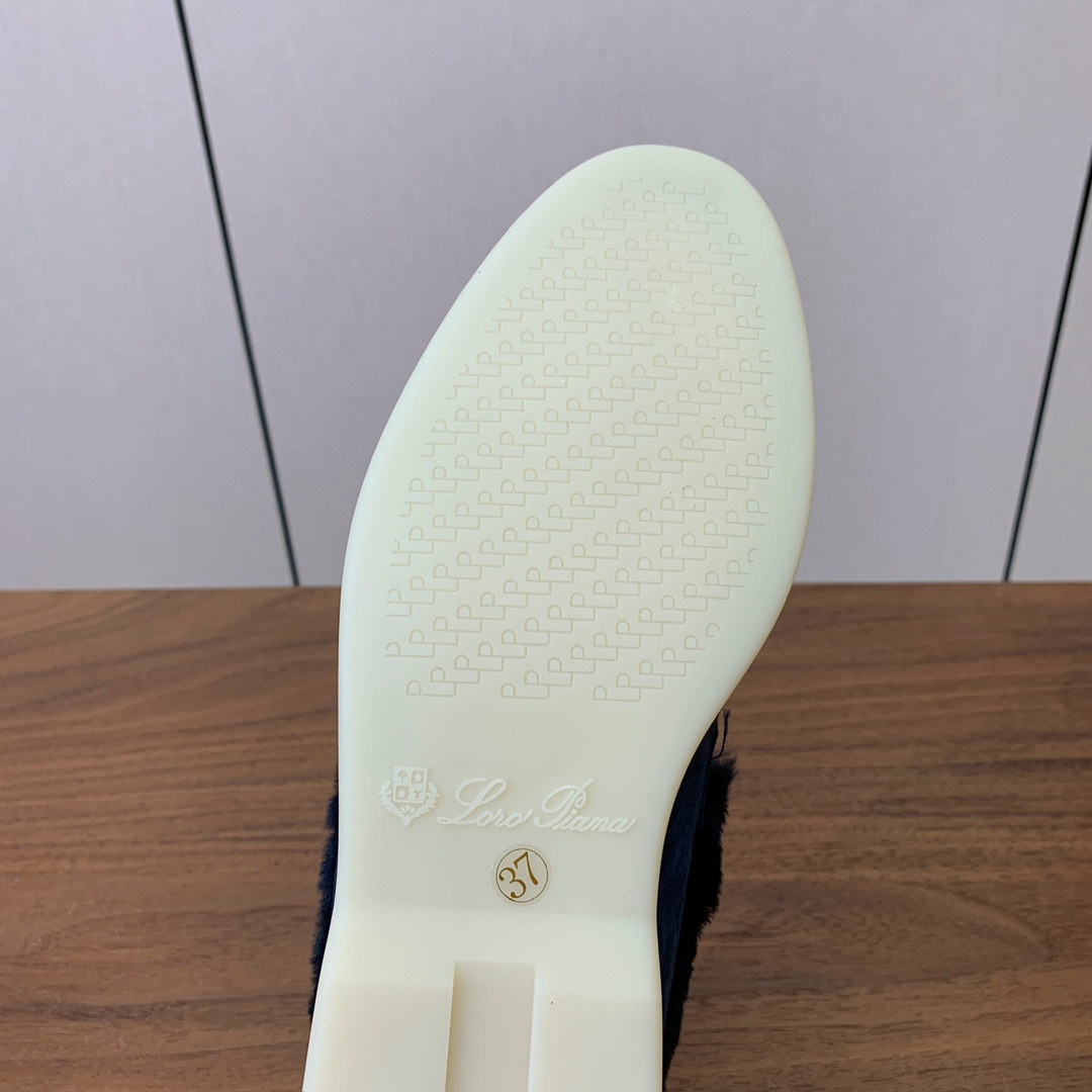 【Loro Piana】领口毛乐福鞋。意大利顶级羊绒复古优雅低调奢华。时尚性与皮料实用性同样兼具依然全网