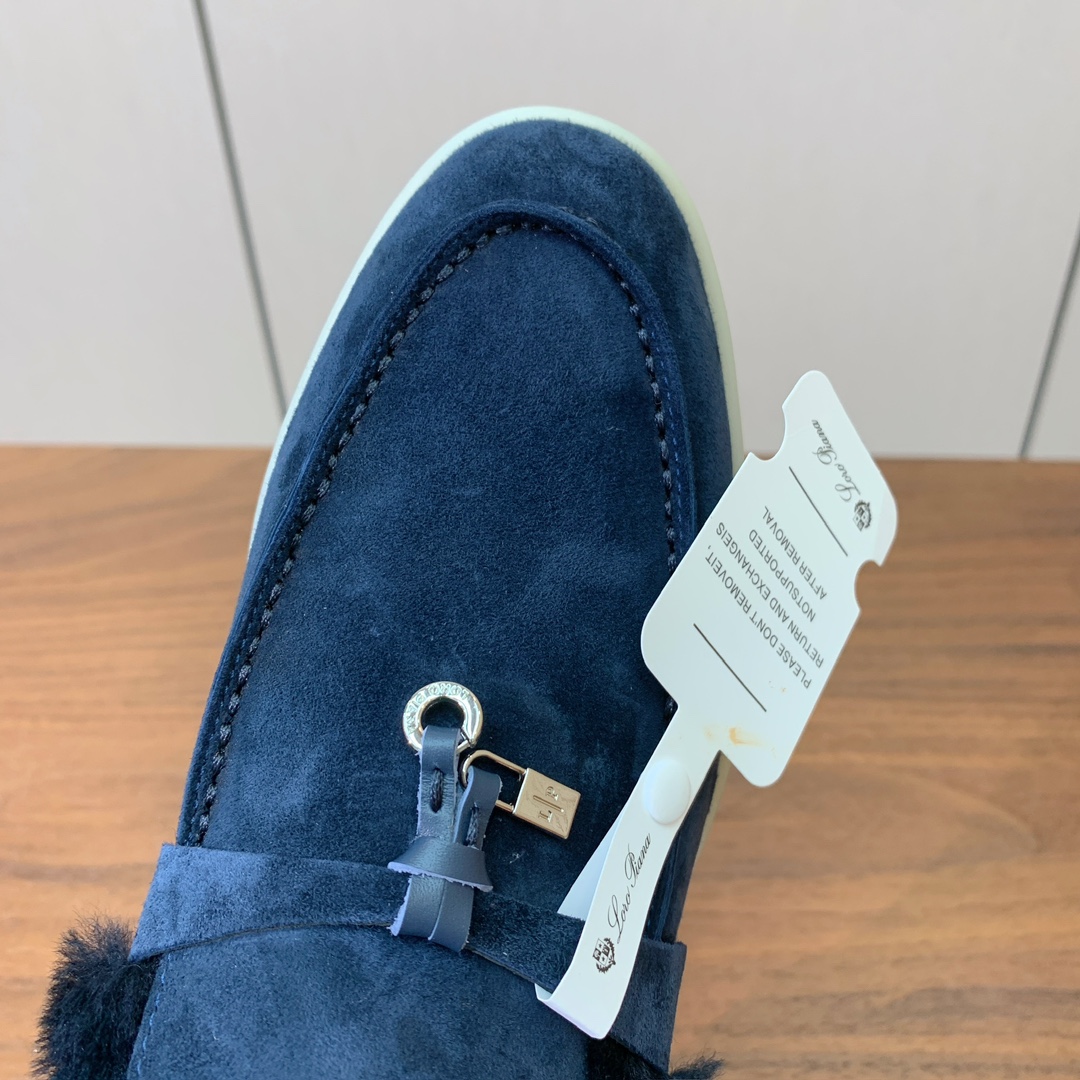【Loro Piana】领口毛乐福鞋。意大利顶级羊绒复古优雅低调奢华。时尚性与皮料实用性同样兼具依然全网