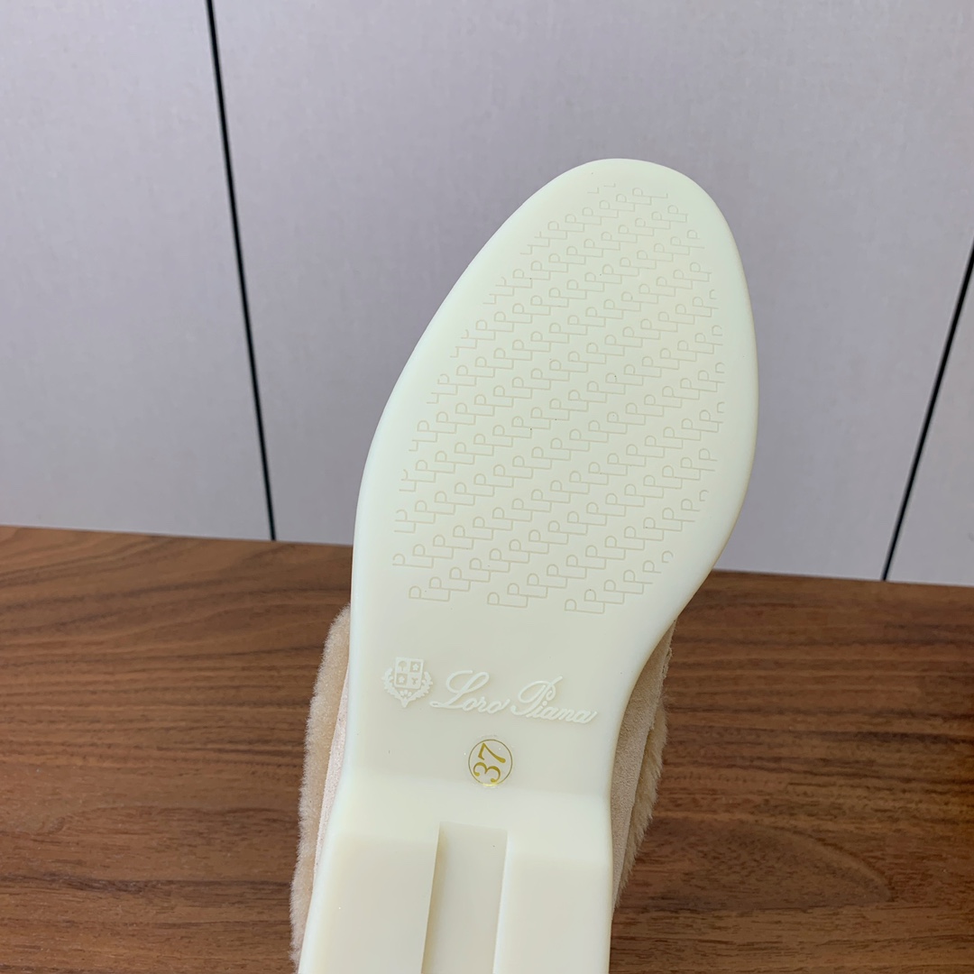 【Loro Piana】领口毛乐福鞋。意大利顶级羊绒复古优雅低调奢华。时尚性与皮料实用性同样兼具依然全网