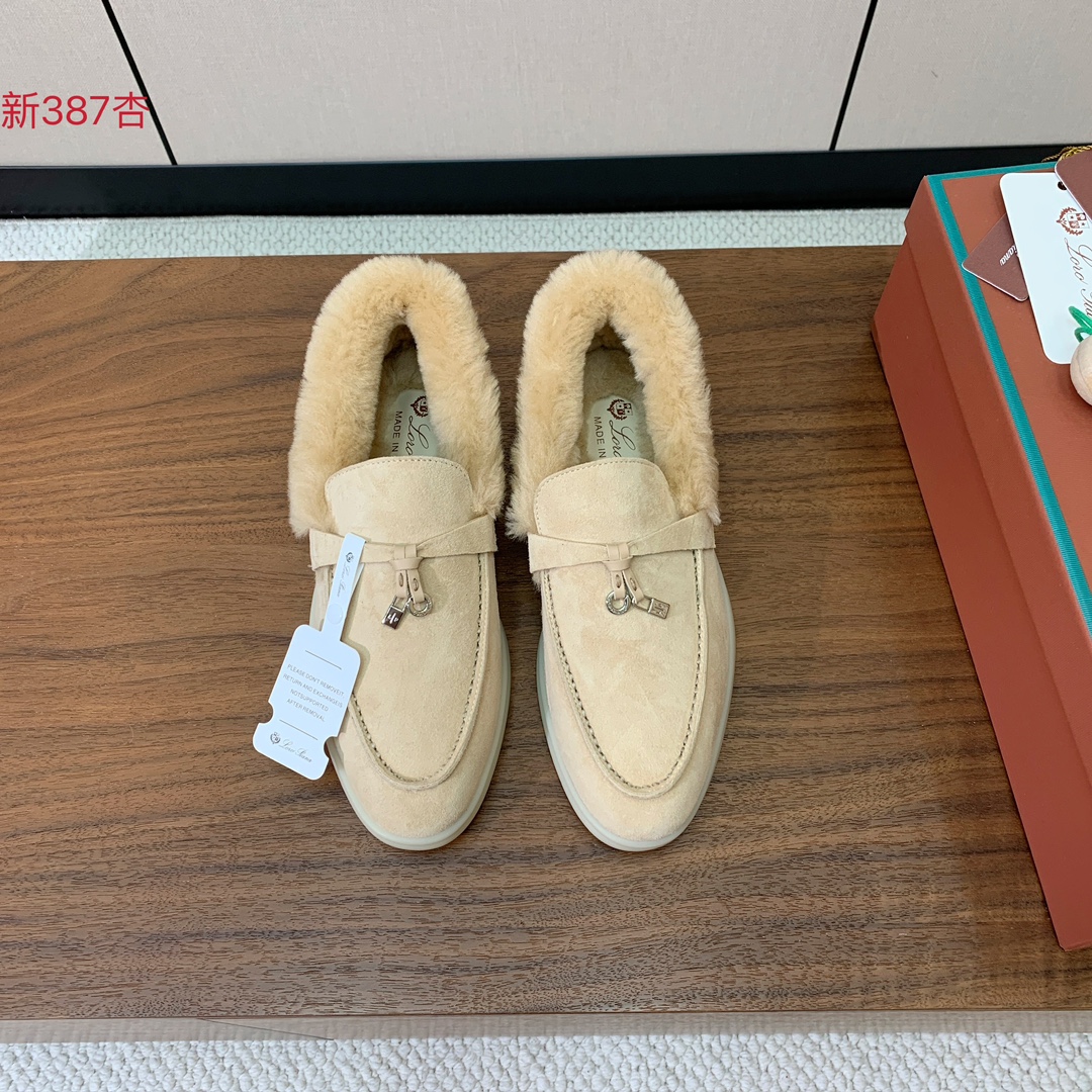 【Loro Piana】领口毛乐福鞋。意大利顶级羊绒复古优雅低调奢华。时尚性与皮料实用性同样兼具依然全网