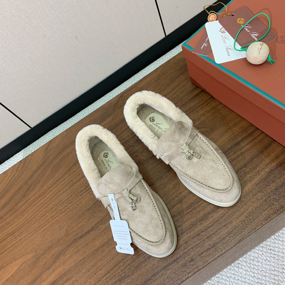 【Loro Piana】领口毛乐福鞋。意大利顶级羊绒复古优雅低调奢华。时尚性与皮料实用性同样兼具依然全网