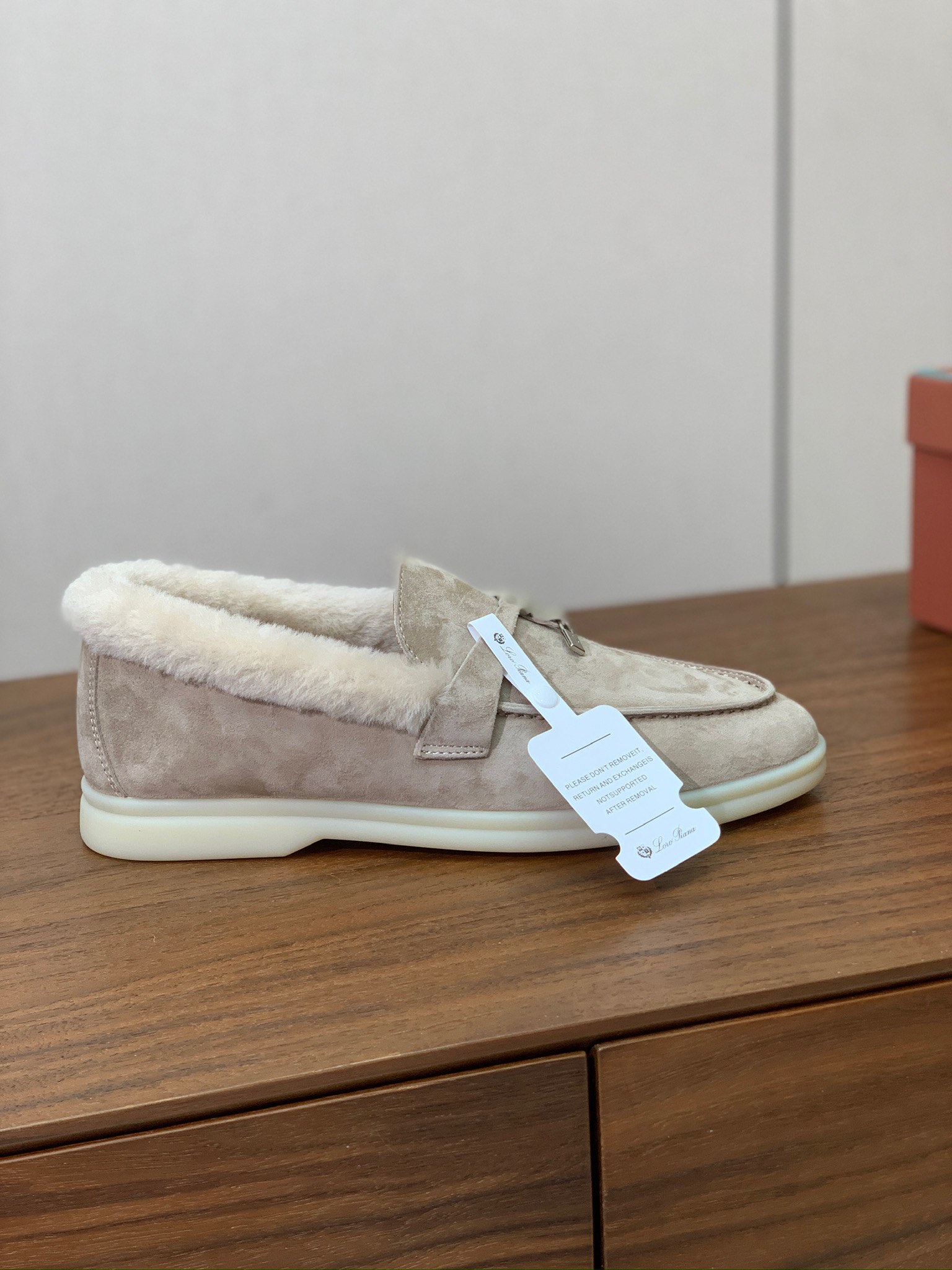 【Loro Piana】领口毛乐福鞋。意大利顶级羊绒复古优雅低调奢华。时尚性与皮料实用性同样兼具依然全网