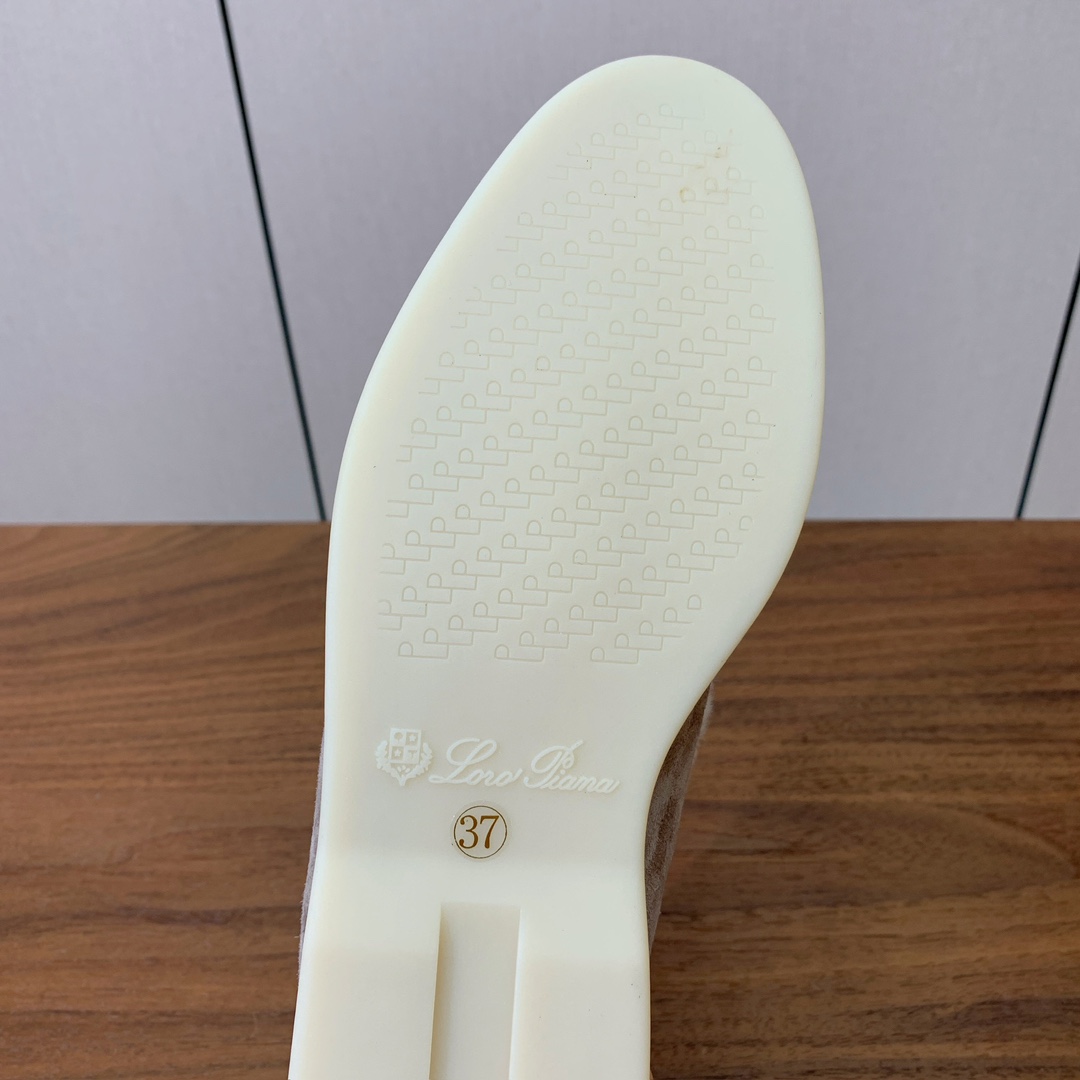 【Loro Piana】高帮毛里乐福鞋。意大利顶级羊绒复古优雅低调奢华。时尚性与皮料实用性同样兼具依然全