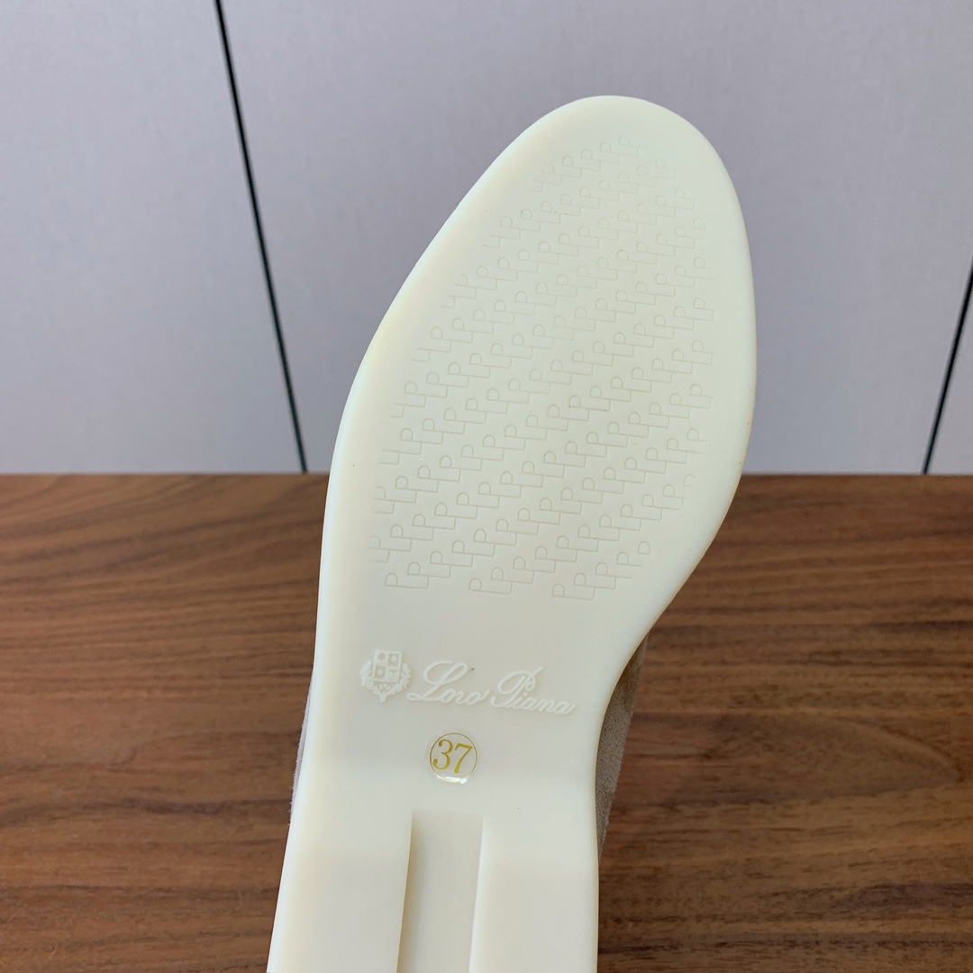 【Loro Piana】高帮毛里乐福鞋。意大利顶级羊绒复古优雅低调奢华。时尚性与皮料实用性同样兼具依然全