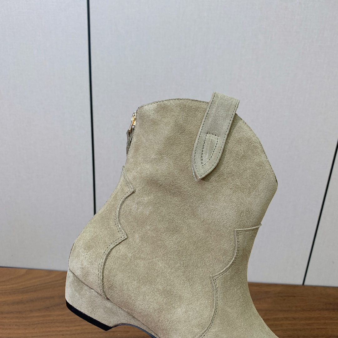 【BRUNELL* CUCINELL*】复古短靴。完全不挑腿型。超级显瘦又百搭。简直绝绝子。鞋面牛反绒，