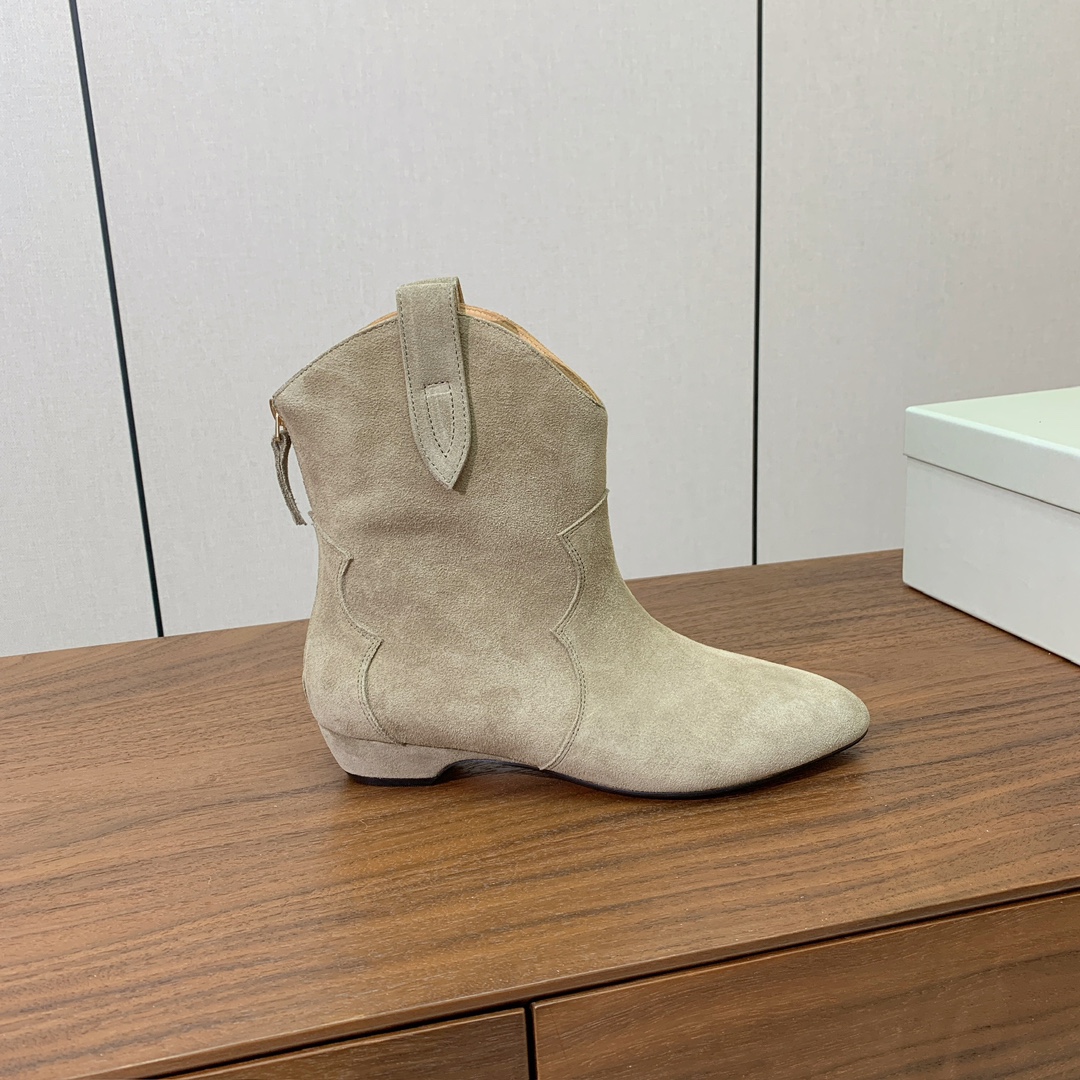 【BRUNELL* CUCINELL*】复古短靴。完全不挑腿型。超级显瘦又百搭。简直绝绝子。鞋面牛反绒，