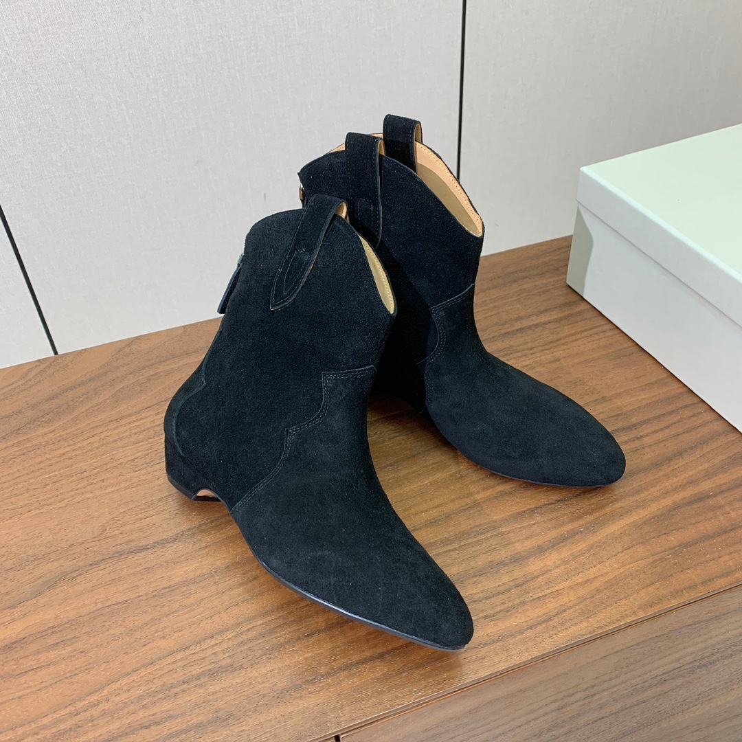 【BRUNELL* CUCINELL*】复古短靴。完全不挑腿型。超级显瘦又百搭。简直绝绝子。鞋面牛反绒，