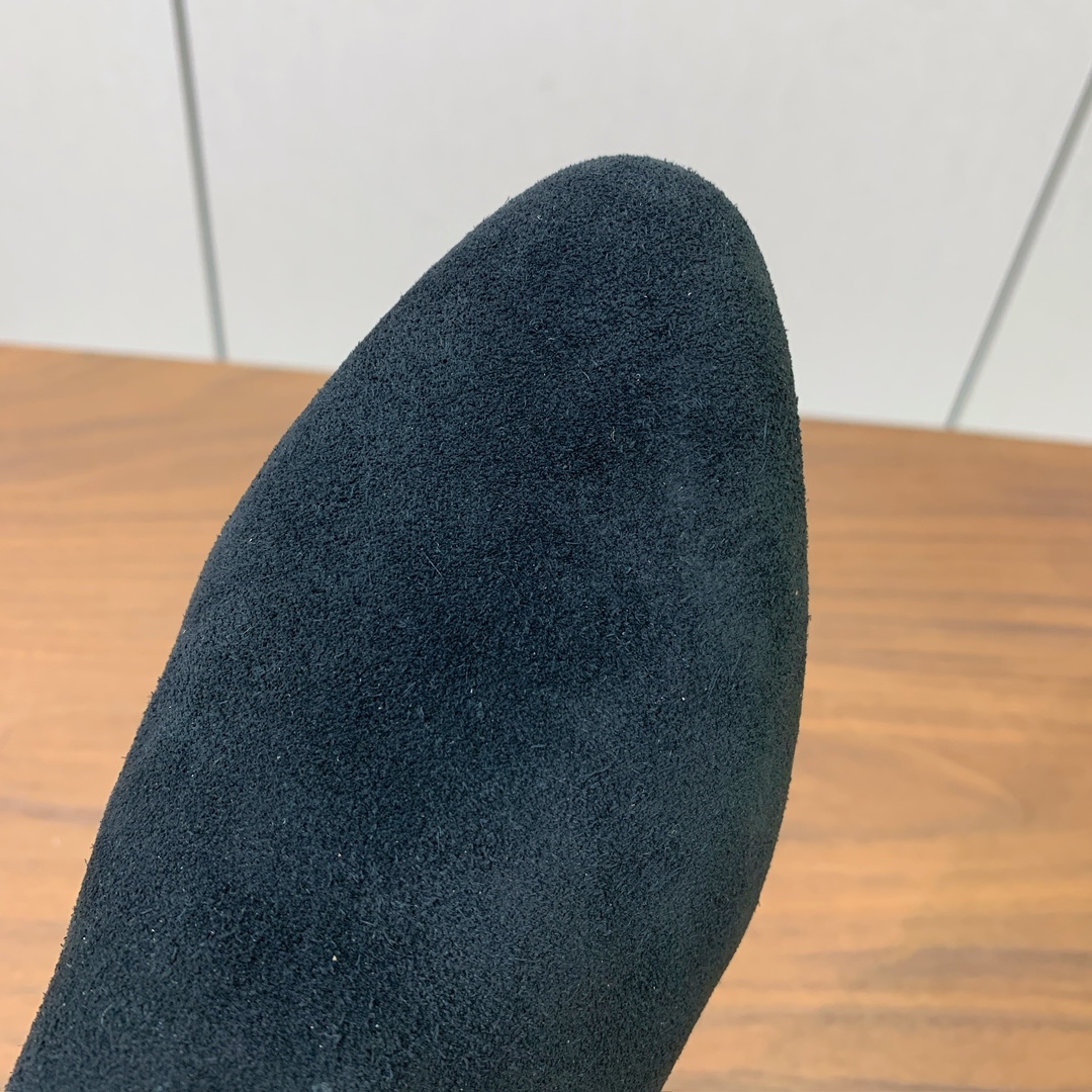 【BRUNELL* CUCINELL*】复古短靴。完全不挑腿型。超级显瘦又百搭。简直绝绝子。鞋面牛反绒，