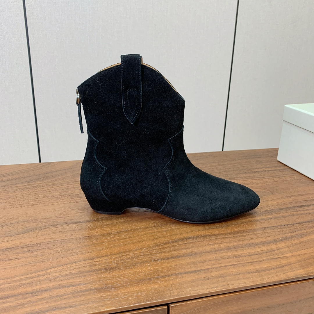 【BRUNELL* CUCINELL*】复古短靴。完全不挑腿型。超级显瘦又百搭。简直绝绝子。鞋面牛反绒，