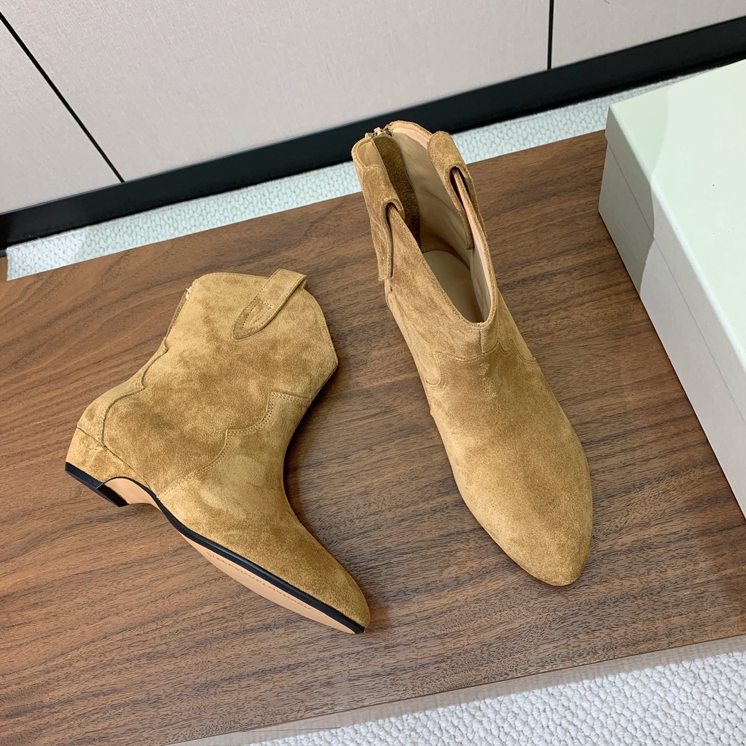 【BRUNELL* CUCINELL*】复古短靴。完全不挑腿型。超级显瘦又百搭。简直绝绝子。鞋面牛反绒，